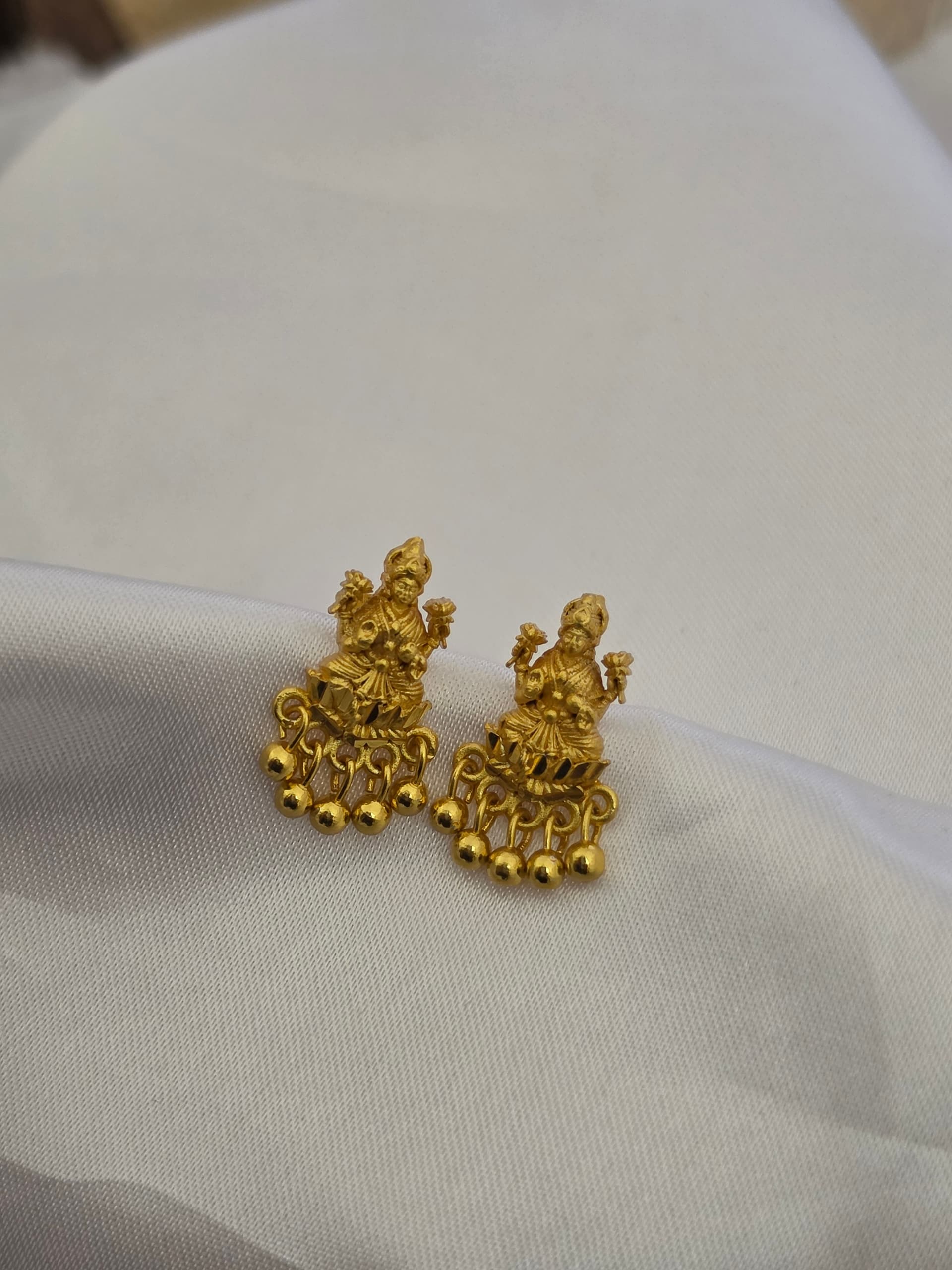 Premium Foaming Lakshmi Drops Earing.