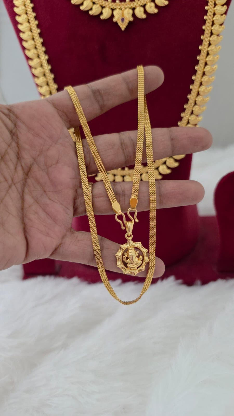 Premium foaming  18 inch vinayagar dollar chain