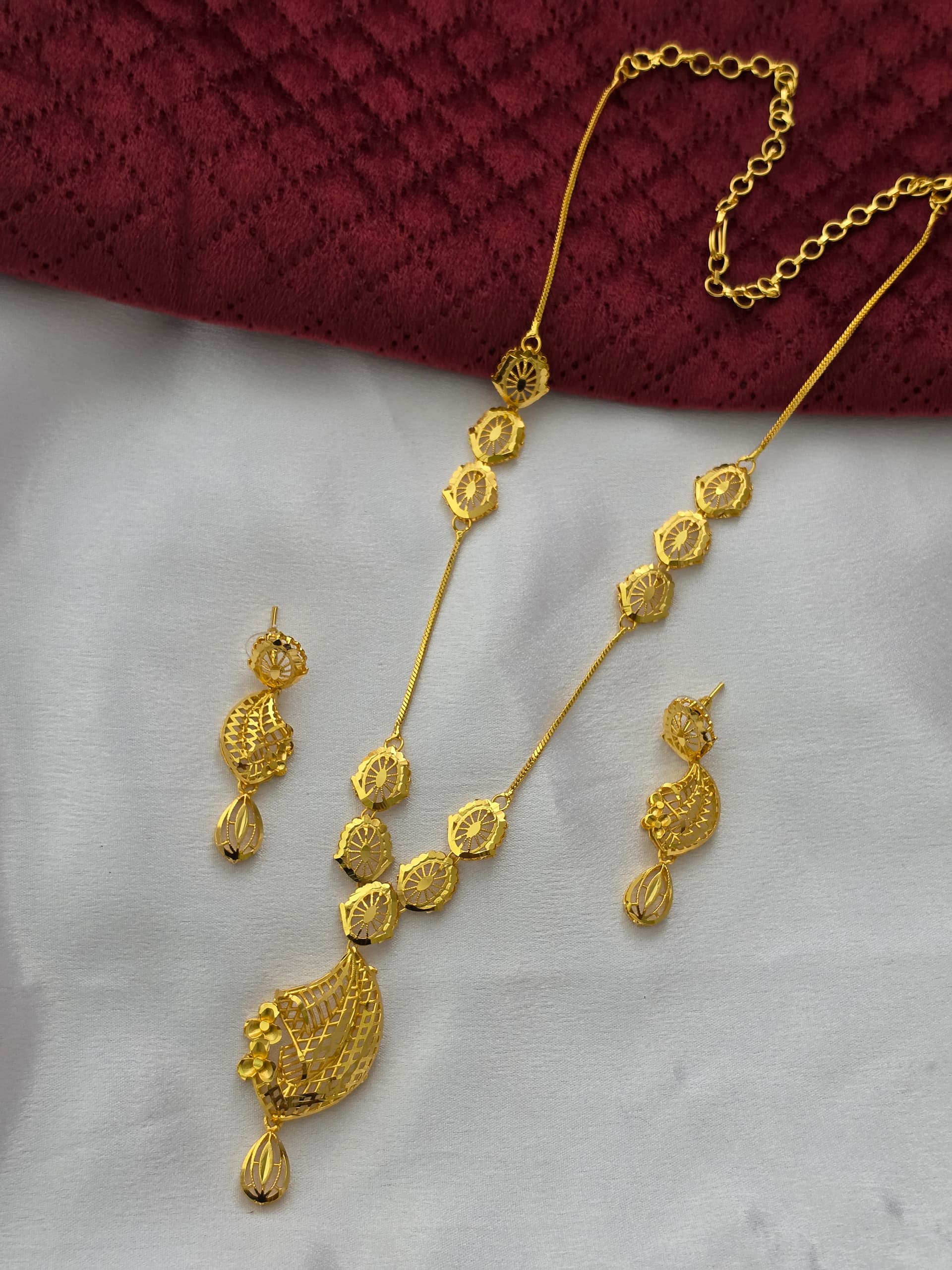 Premium foaming turkish flower necklace  with earings