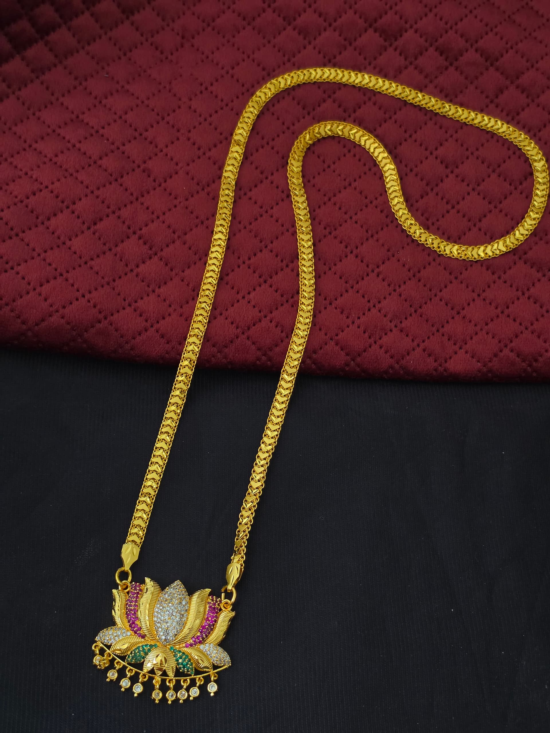 Premium foaming 32  inch ad stone lotus dollar chain