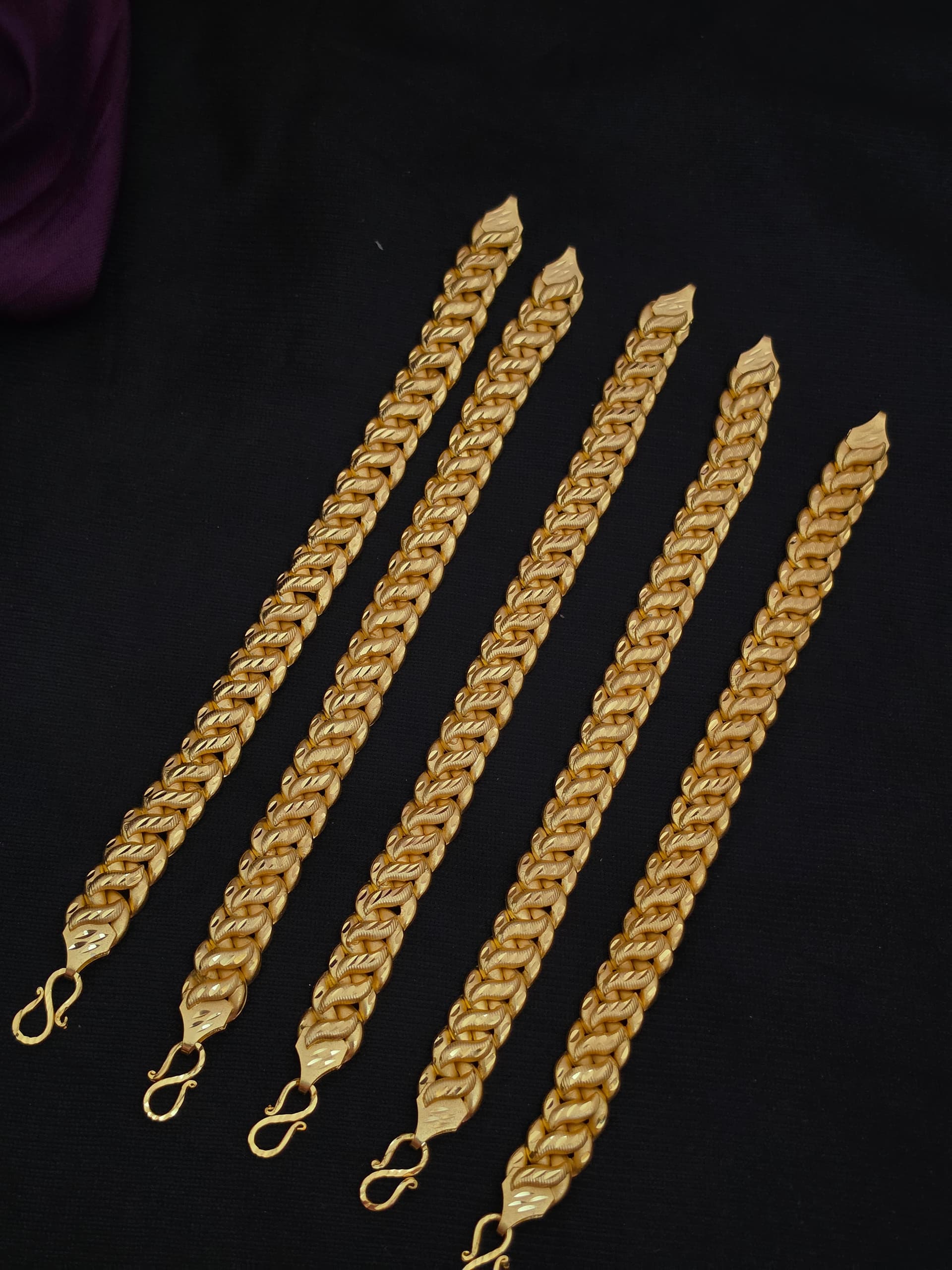 Premium Foaming Mens Bracelet.,