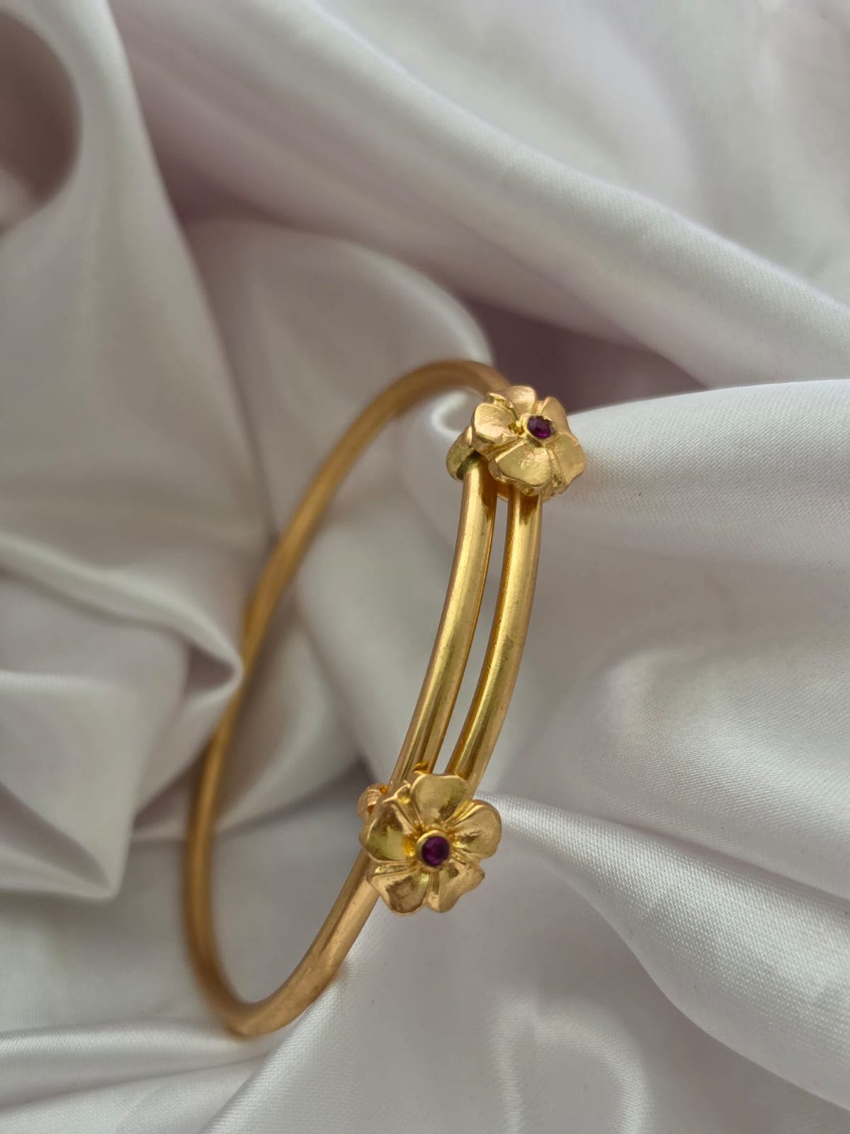 Premium impon ad stone adjustable flower bracelet