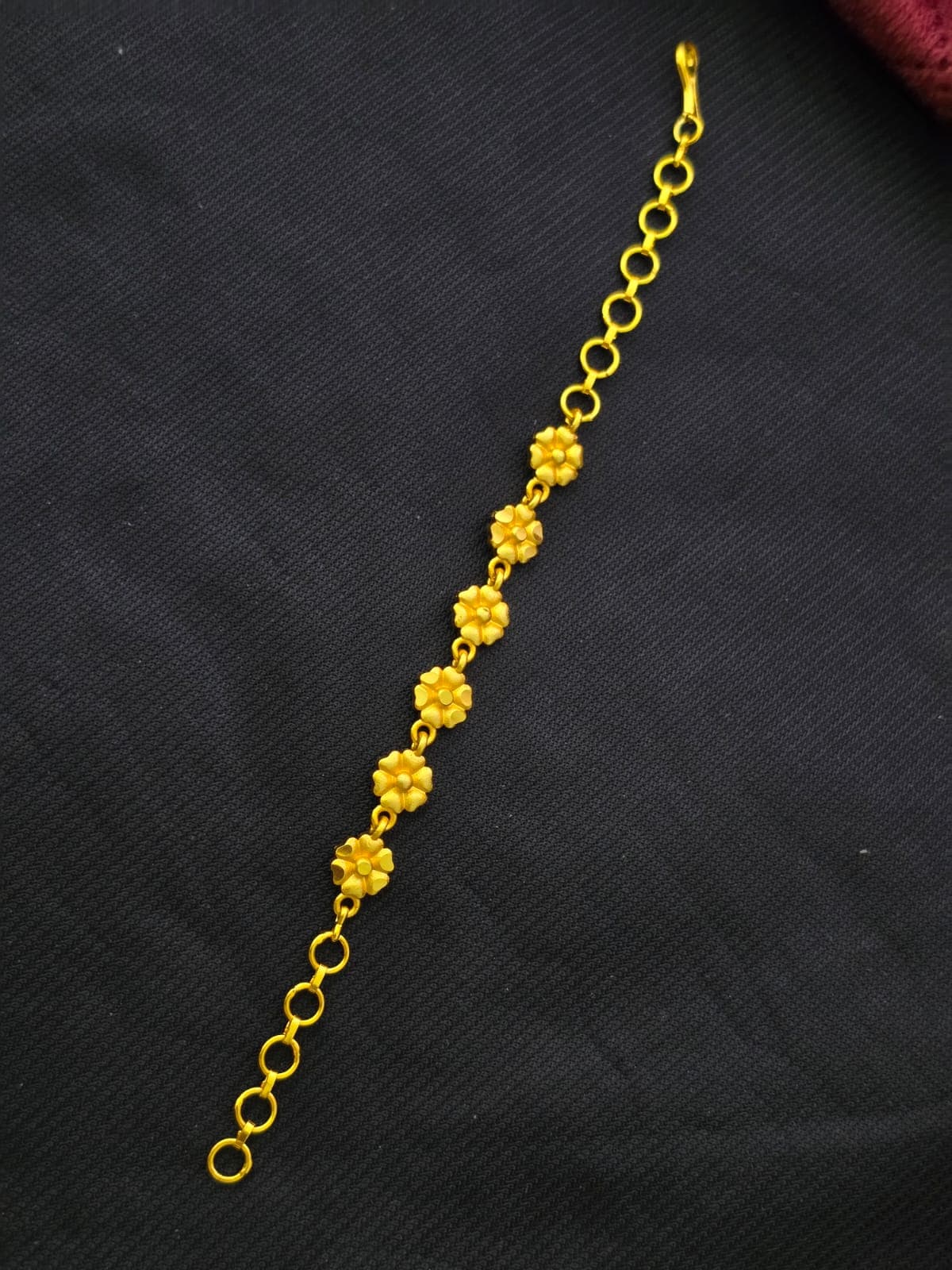 Premium foaming  flower bracelet