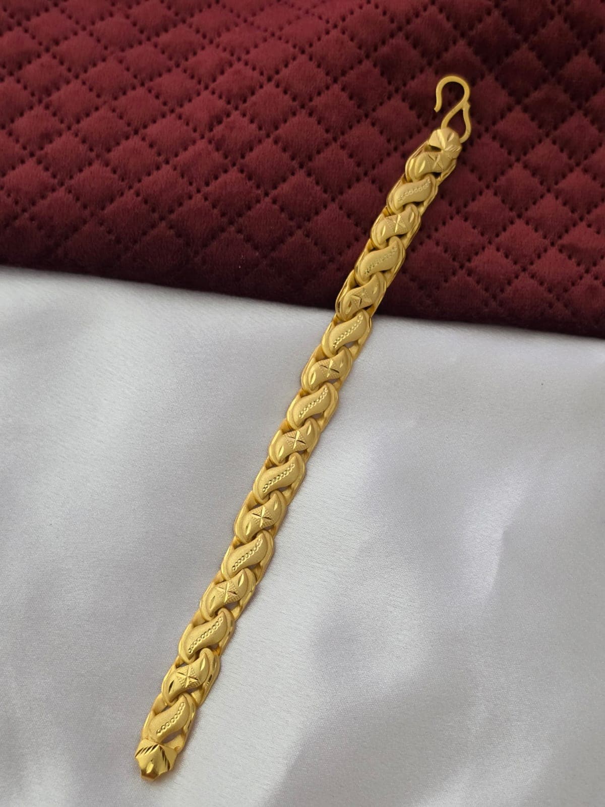 Premium foaming  mens bracelet