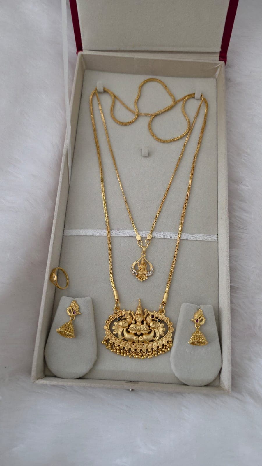 Premium foaming lakshmi combo with dollar chains, jhumka and ring