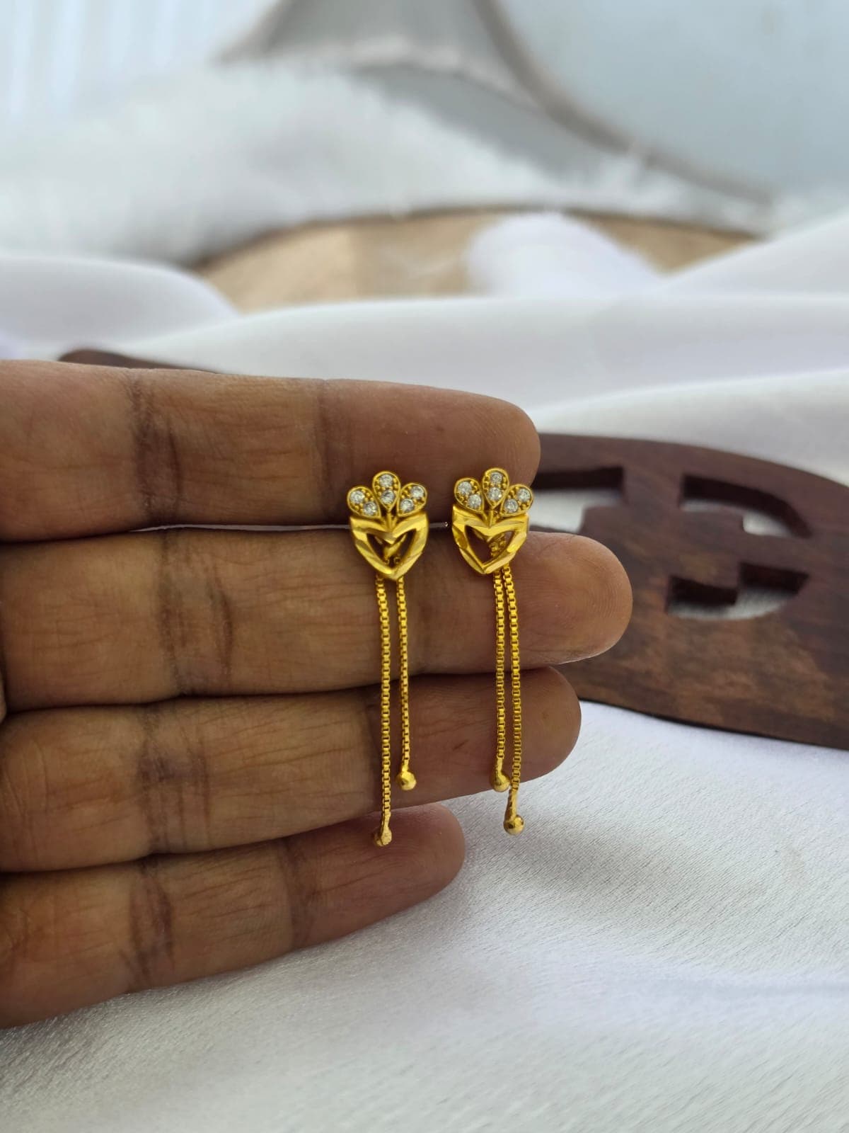 Premium foaming  ad stone chain drops earing