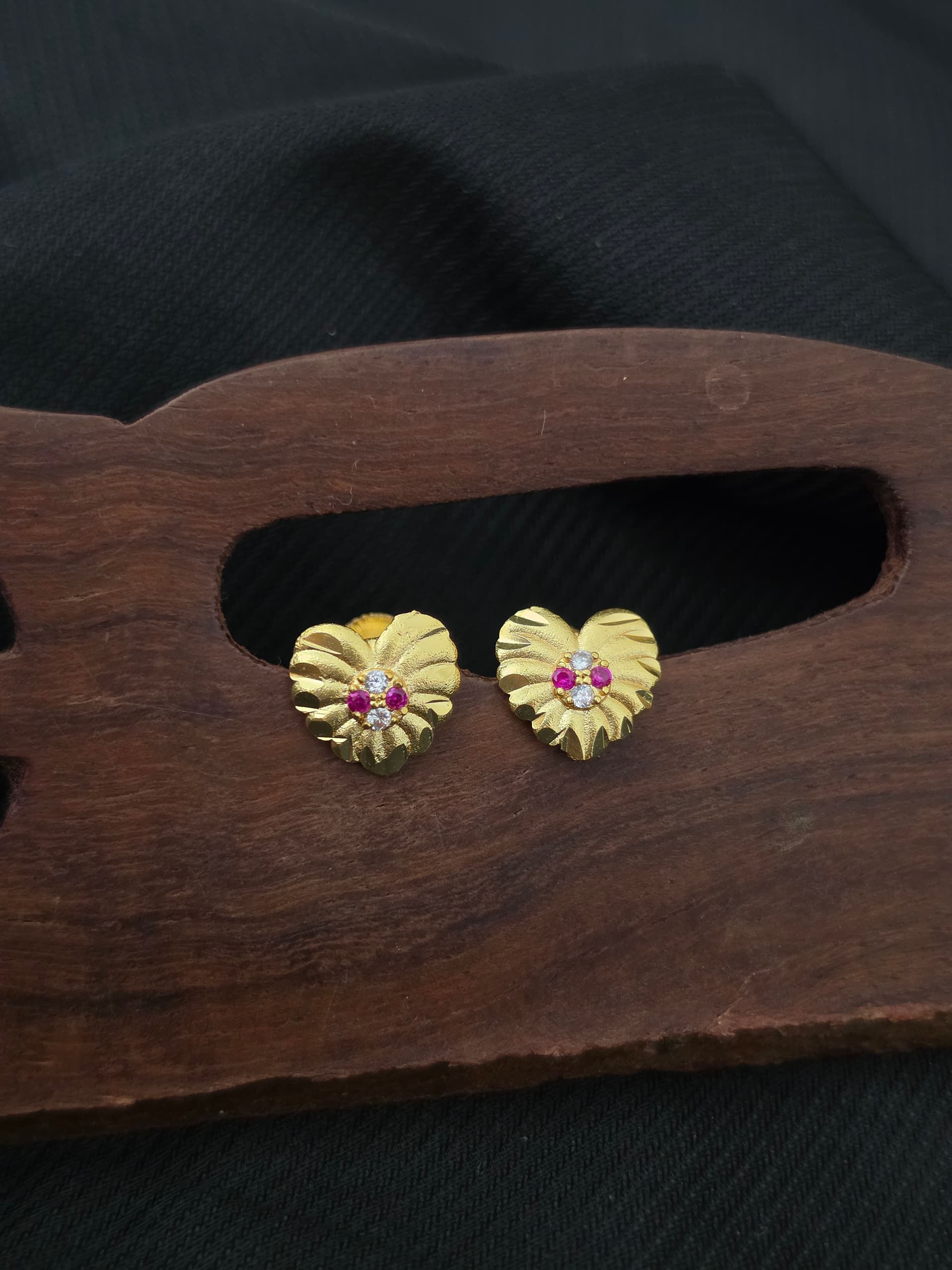 premium   foaming ad stone stud
