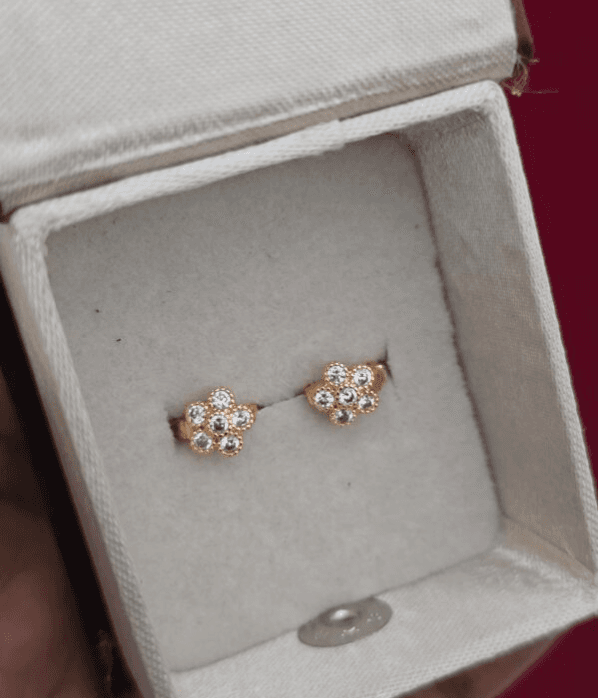 Premium rosegold ad stone stud