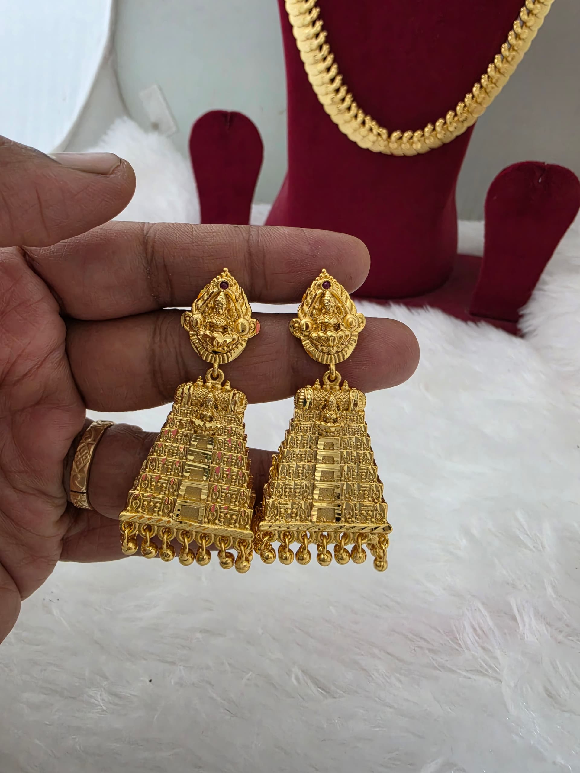 Premium foaming lakshmi kopuram jhumka