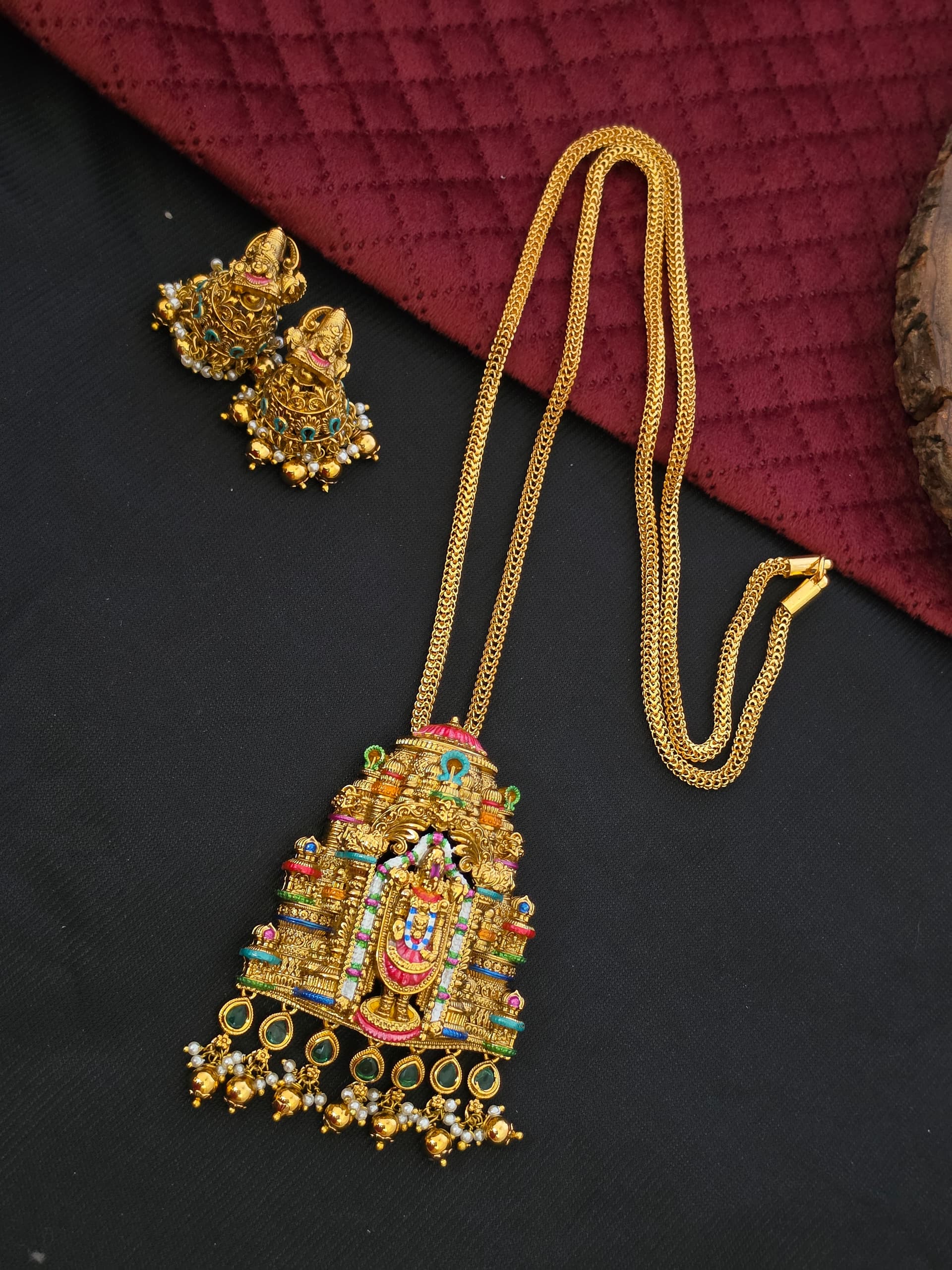 Premium Matt Emarald Stone Perumal Perumal Dollar Chain With Earings