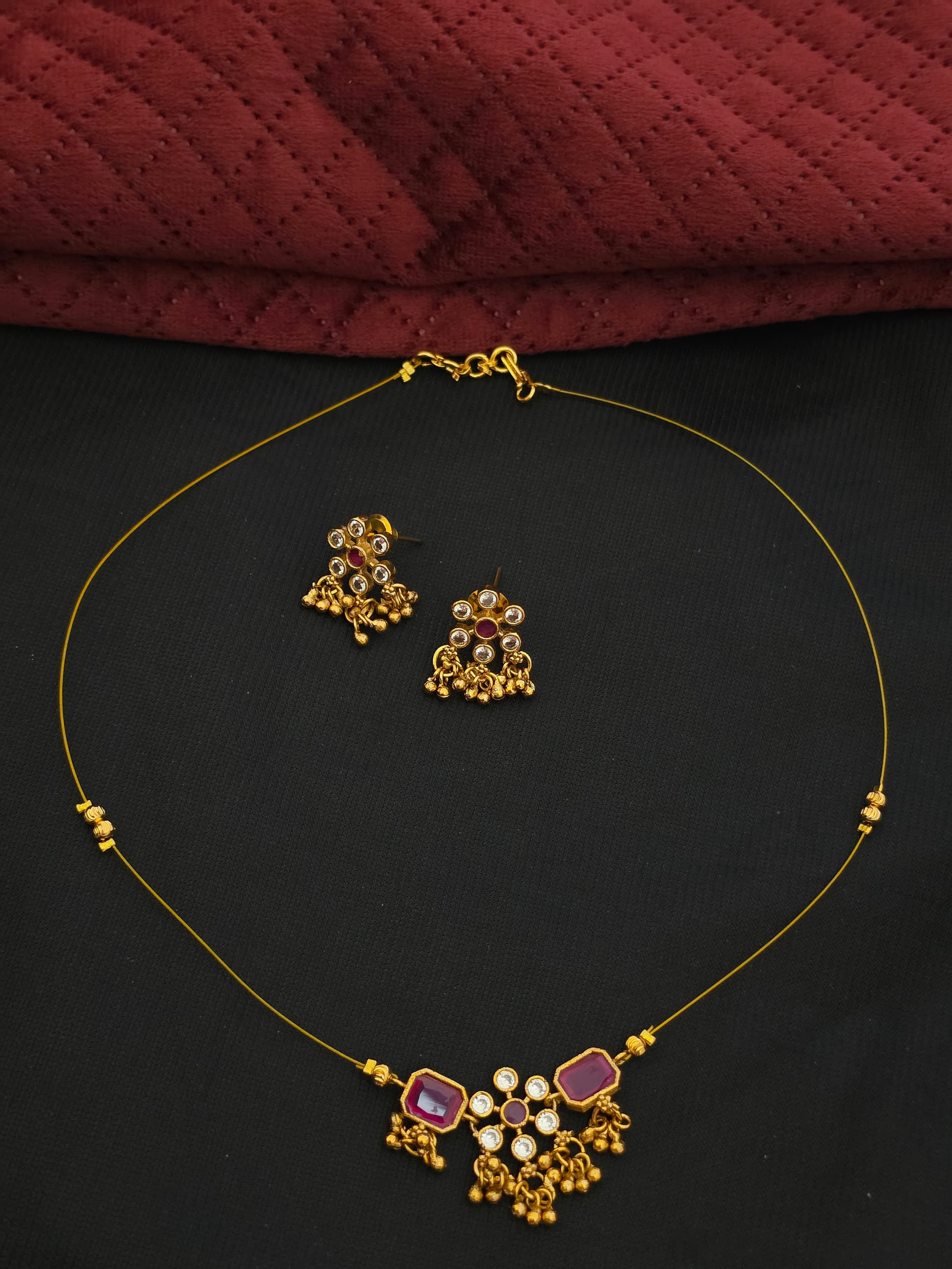 Premium Matt Invisible Necklace With Stud.