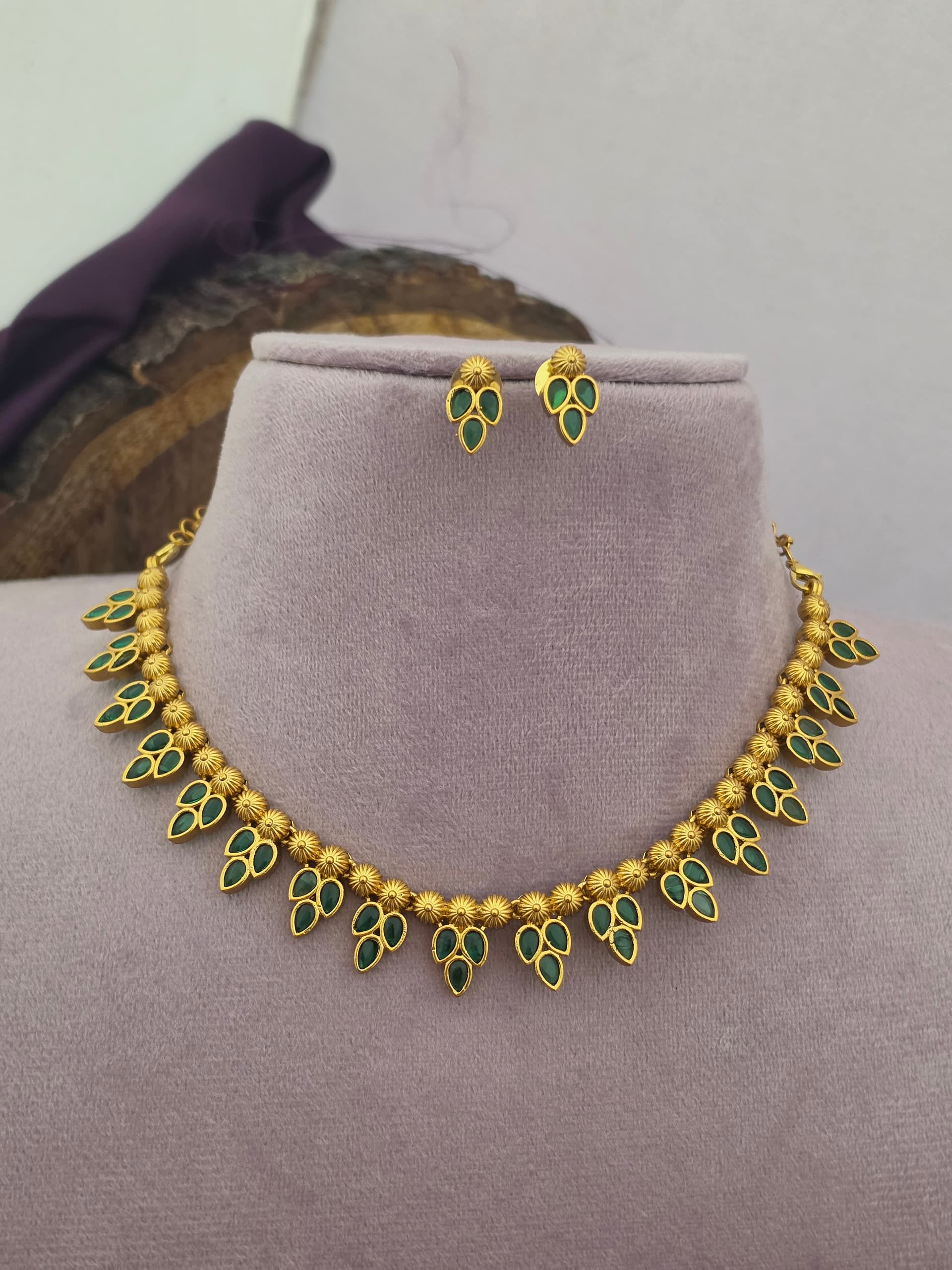 Premium Matt Emerald Stone Necklace With Stud