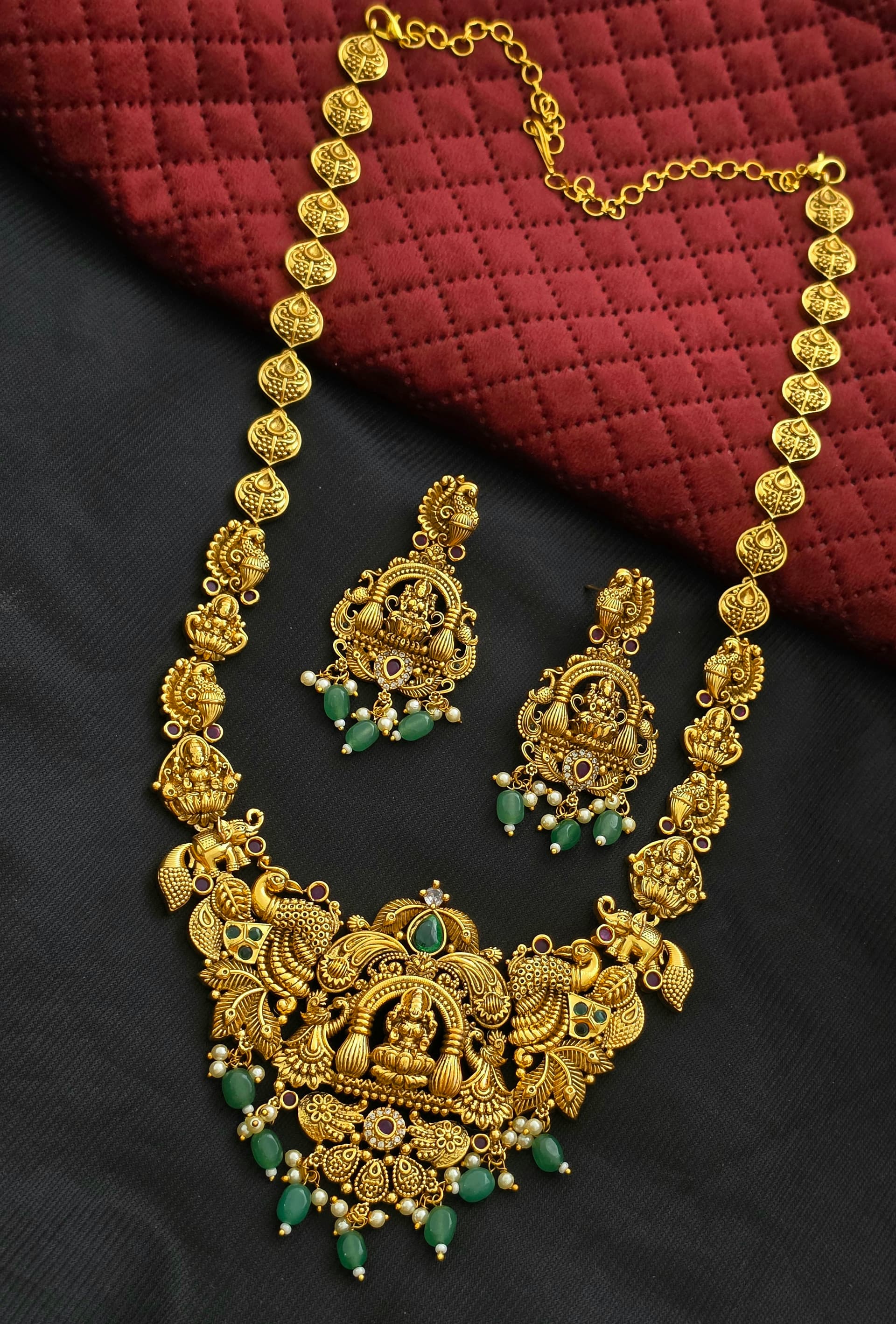 Premium Matt finish Lakshmi Haram with Earings.