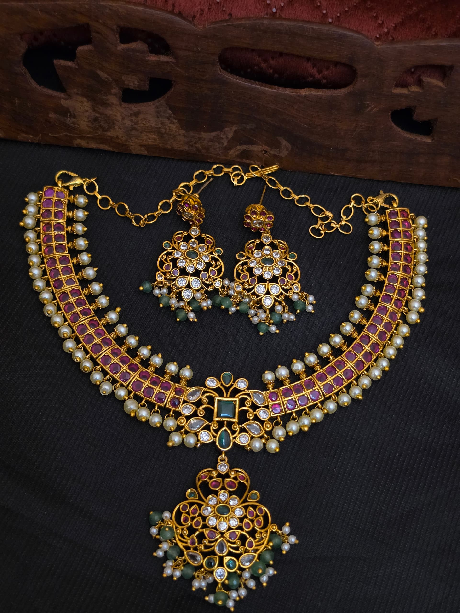 Premium matt kemp chocker with jhumka