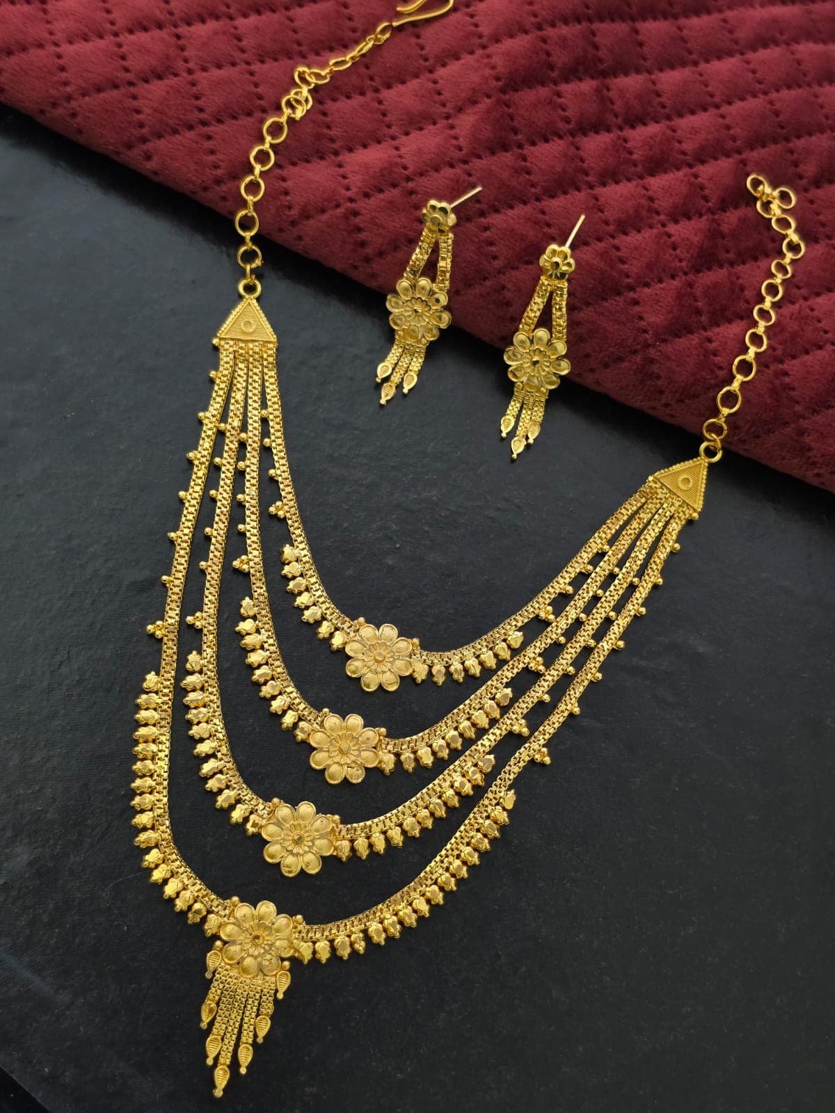 Premium foaming four layer flower necklace with earings