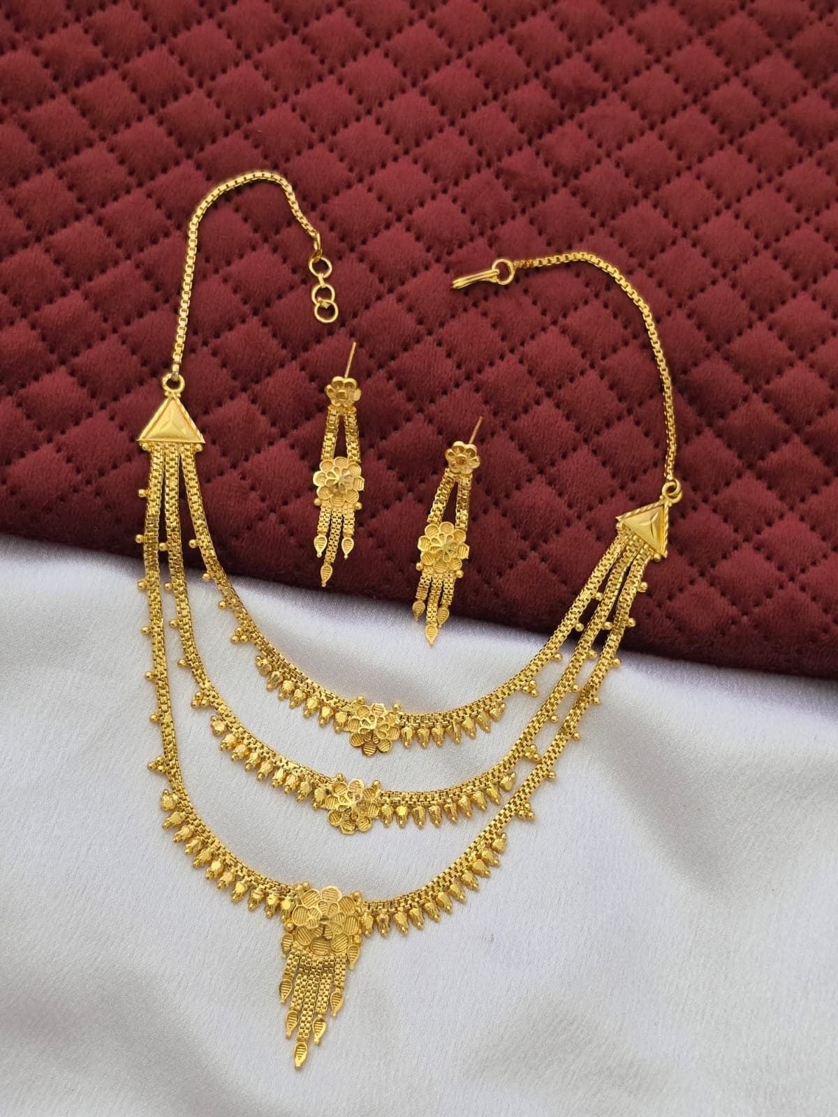 Premium foaming three layer flower necklace with earings 