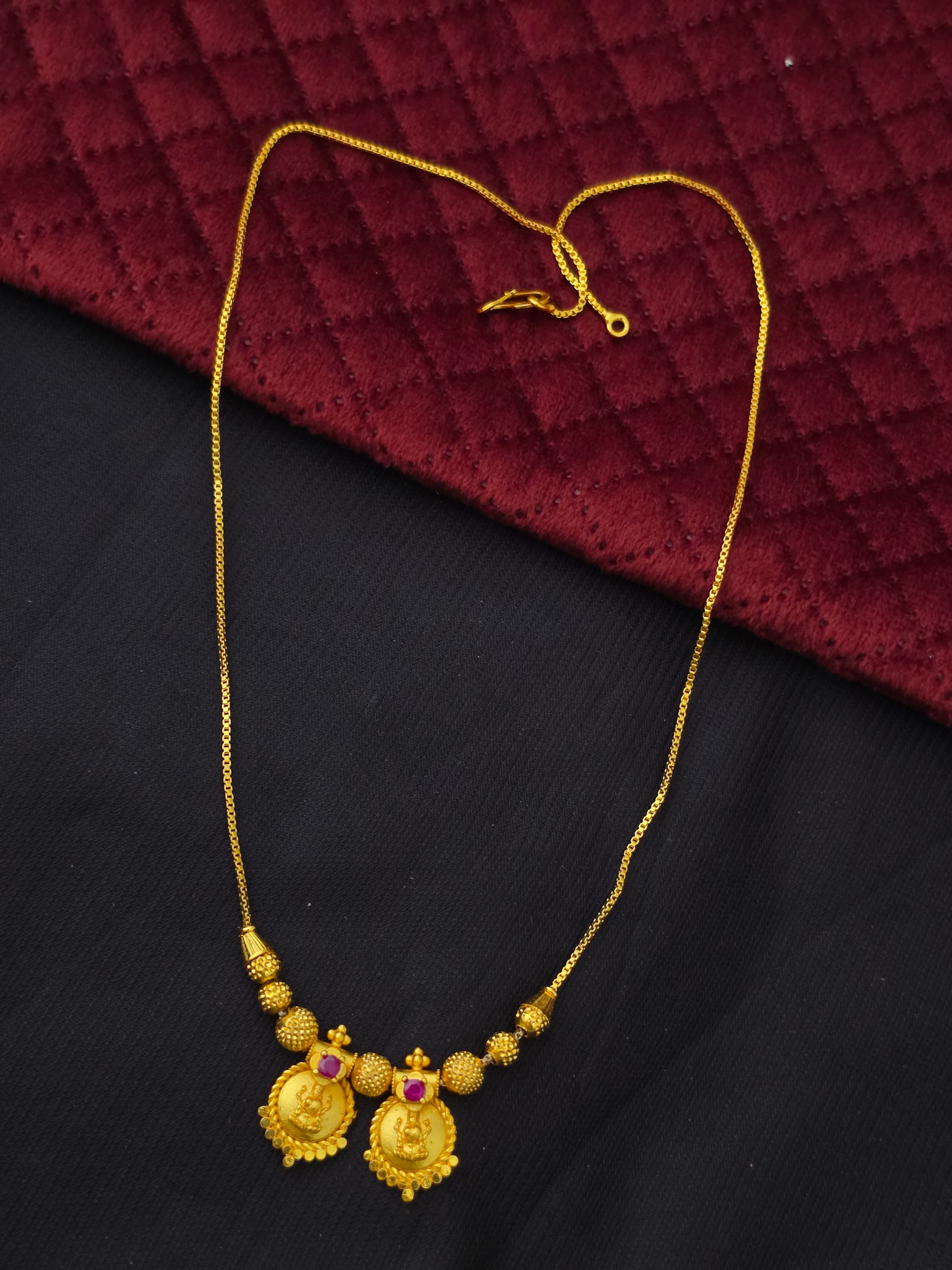 Premium foaming ad  stone  lakshmi coin necklace 