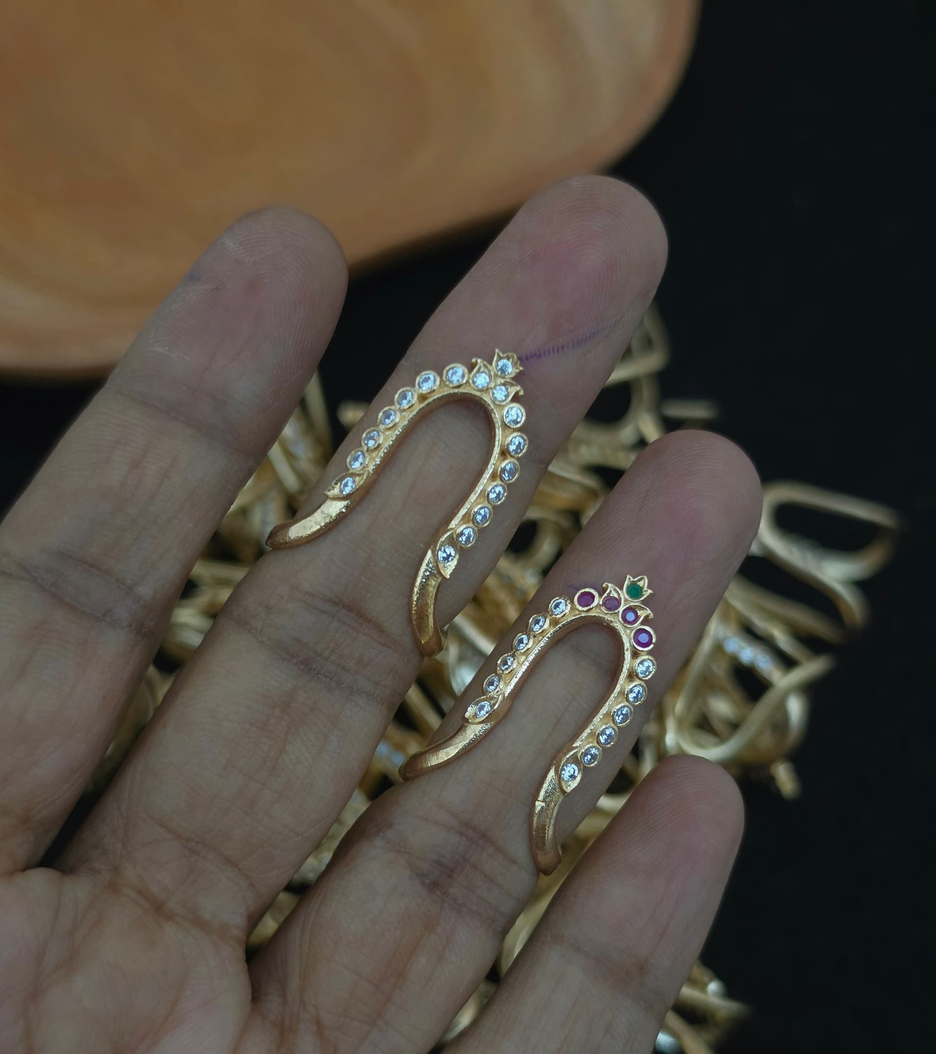 Premium impon stone vangi ring