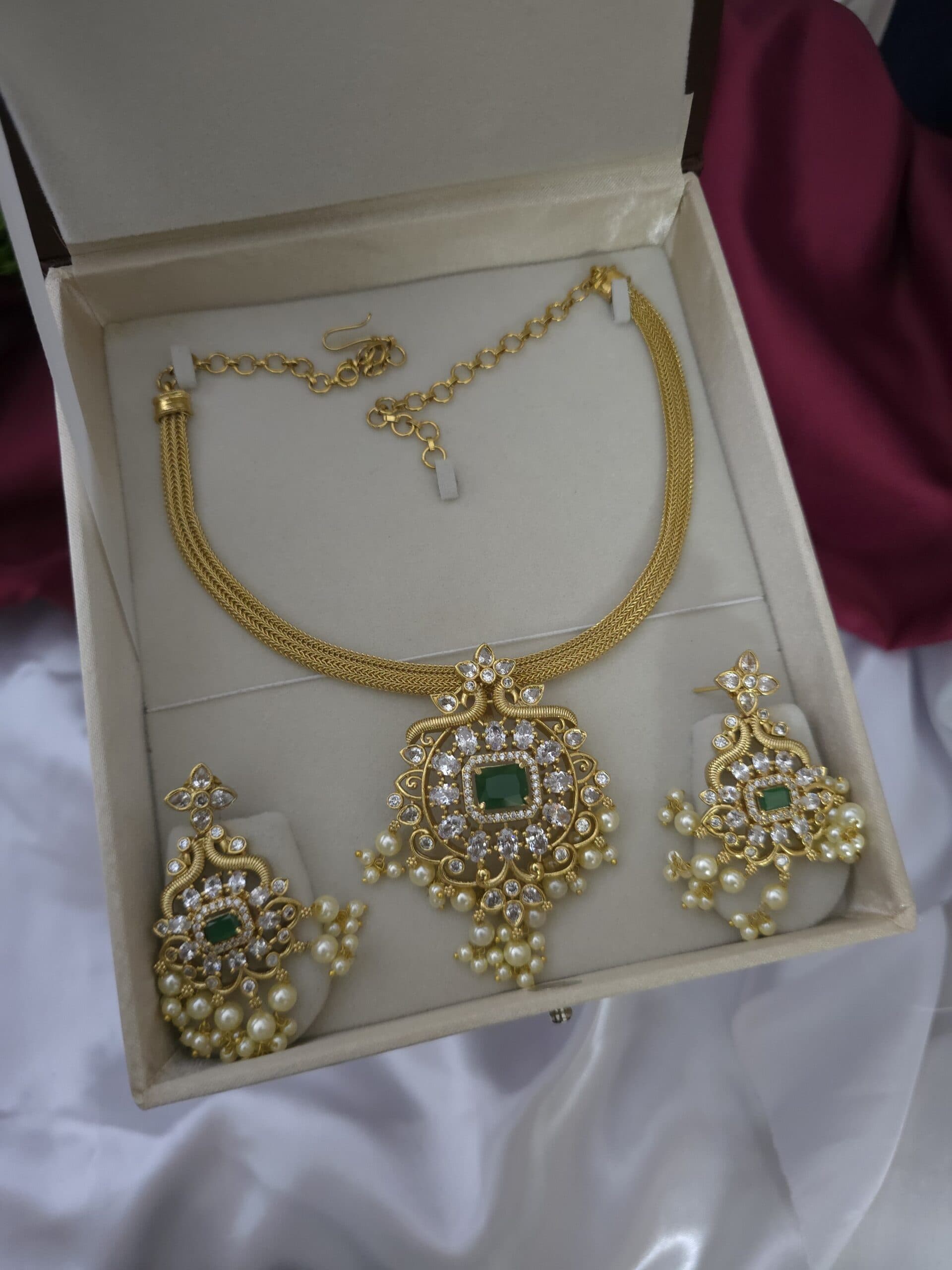 Premium detachable locket earing necklace
