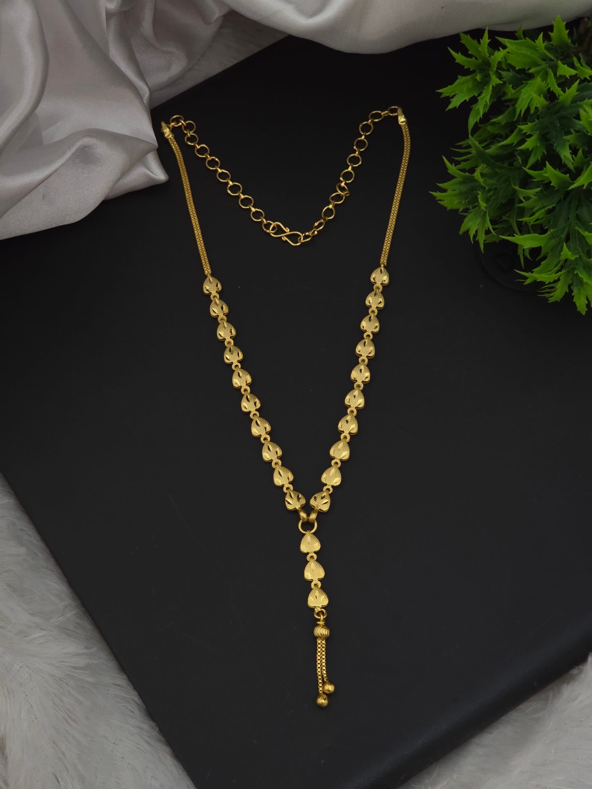 Premium foaming necklace