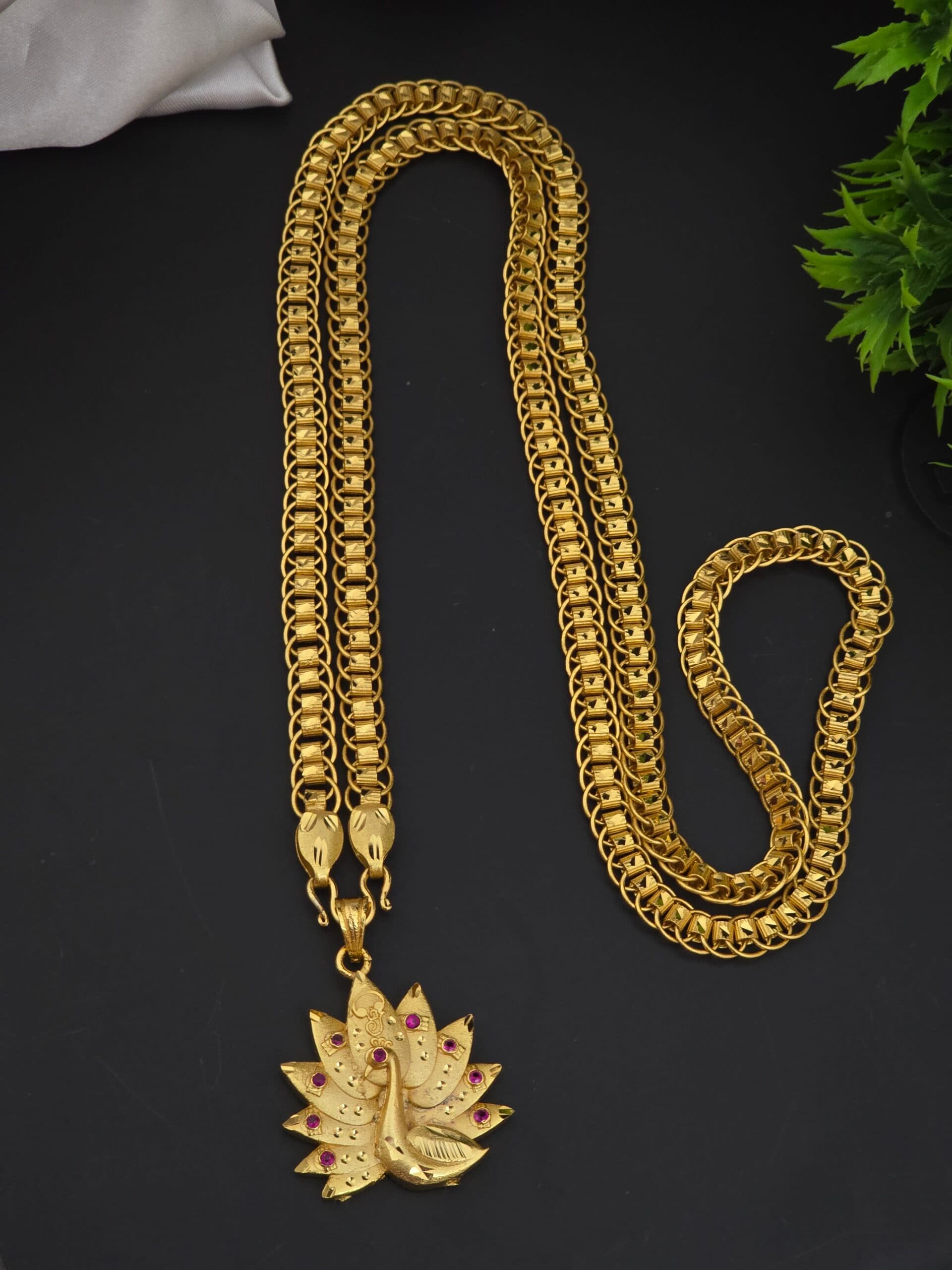 Premium foaming32 inch AD stone peacock dollar chain