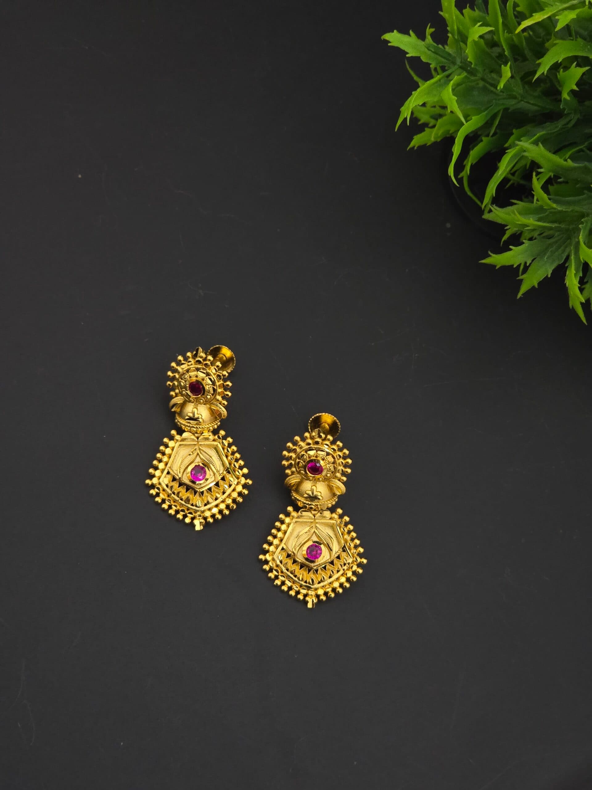 Premium foaming leaf drops earings