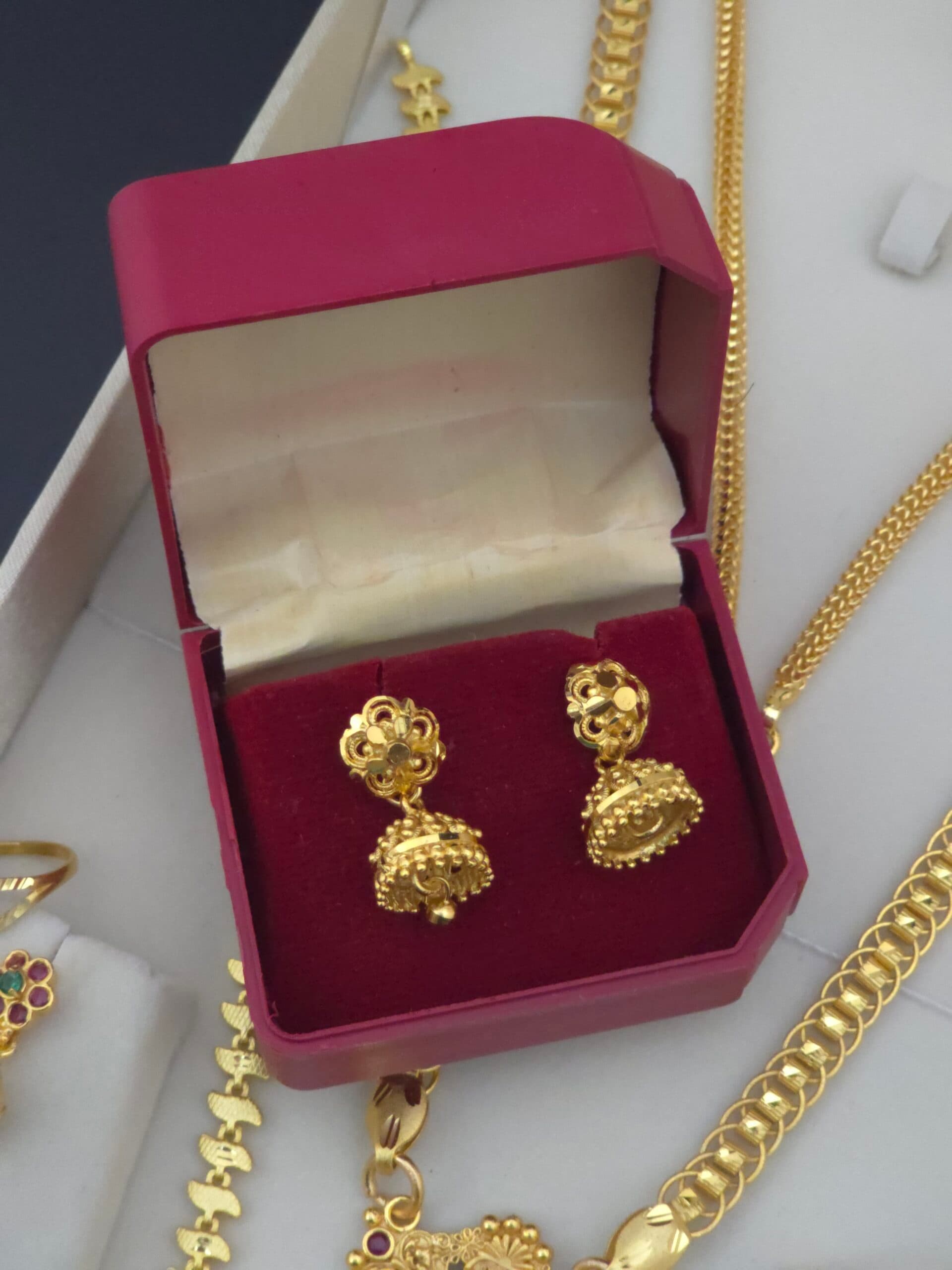 Premium foaming detachable jhumka
