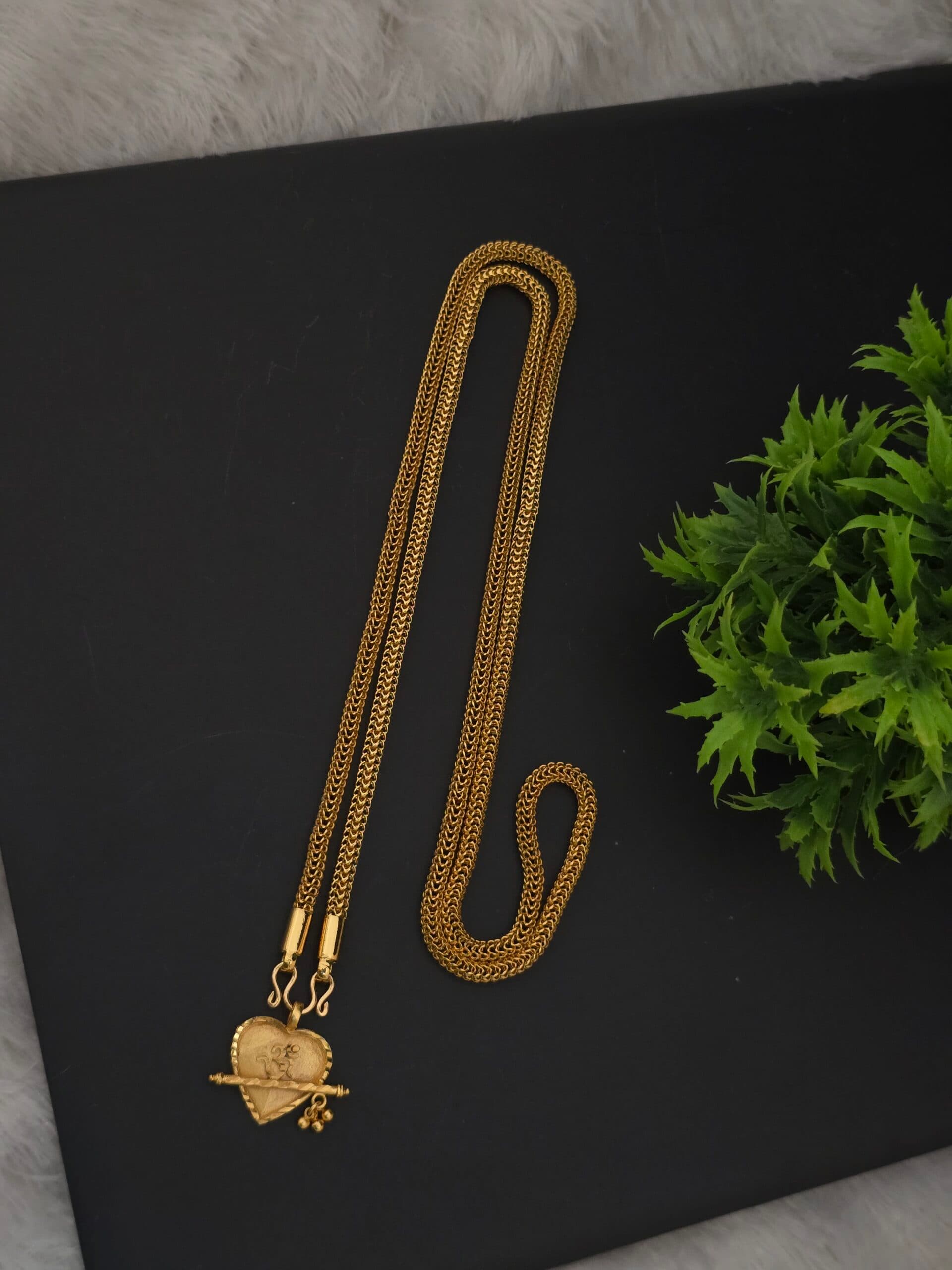 Premium foaming 32 inch swastik dollar chain