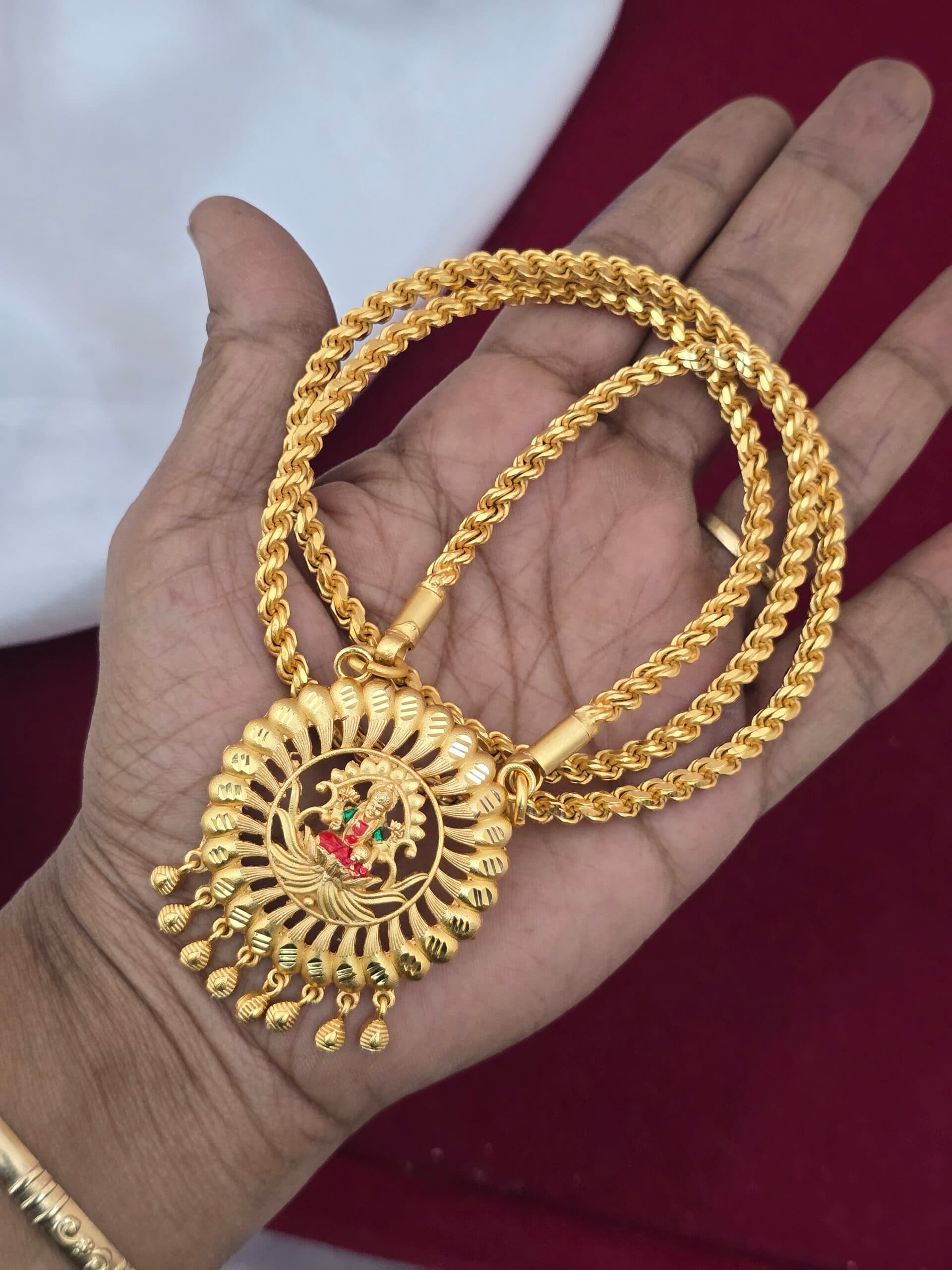 Premium foaming 28 inch lakshmi dollar chain