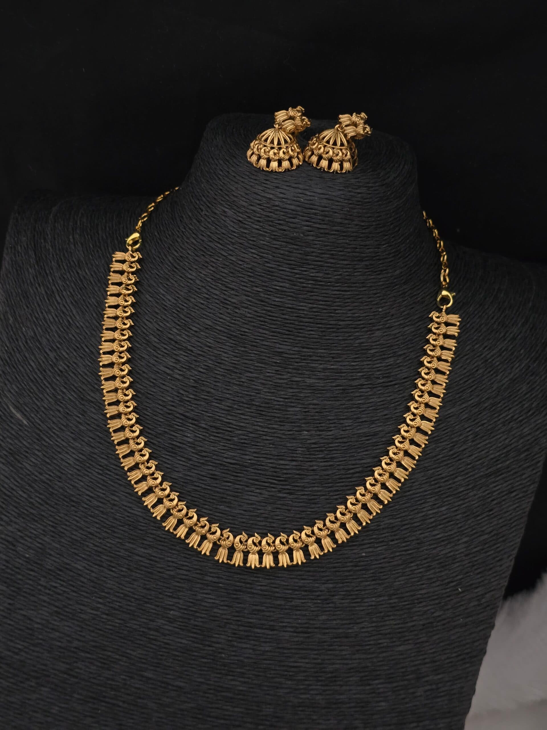 Premium matt necklace with earings