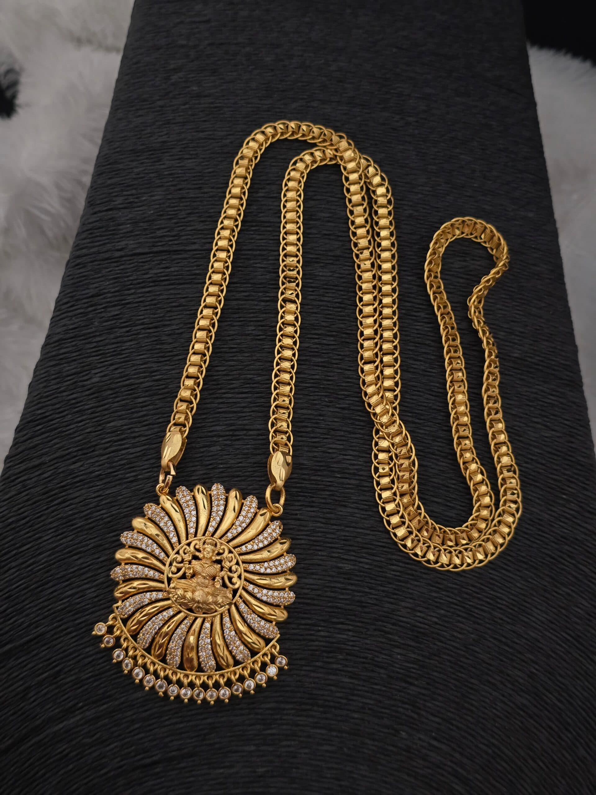 Premium foaming 32 inch ad stone lakshmi dollar chain