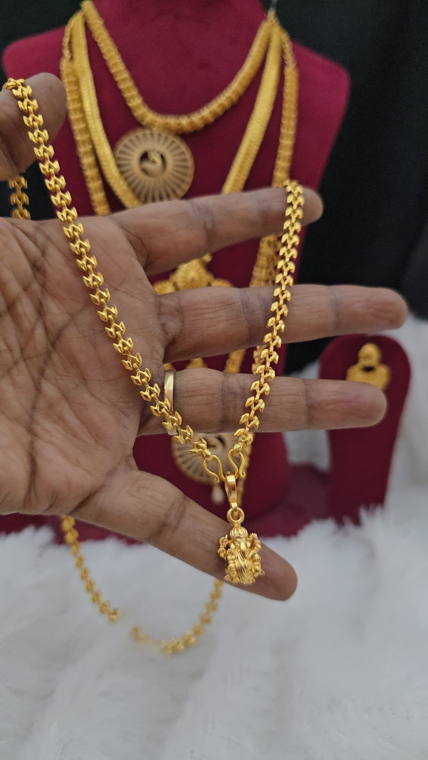 Premium 18 Inches lord vinayagar dollar chain