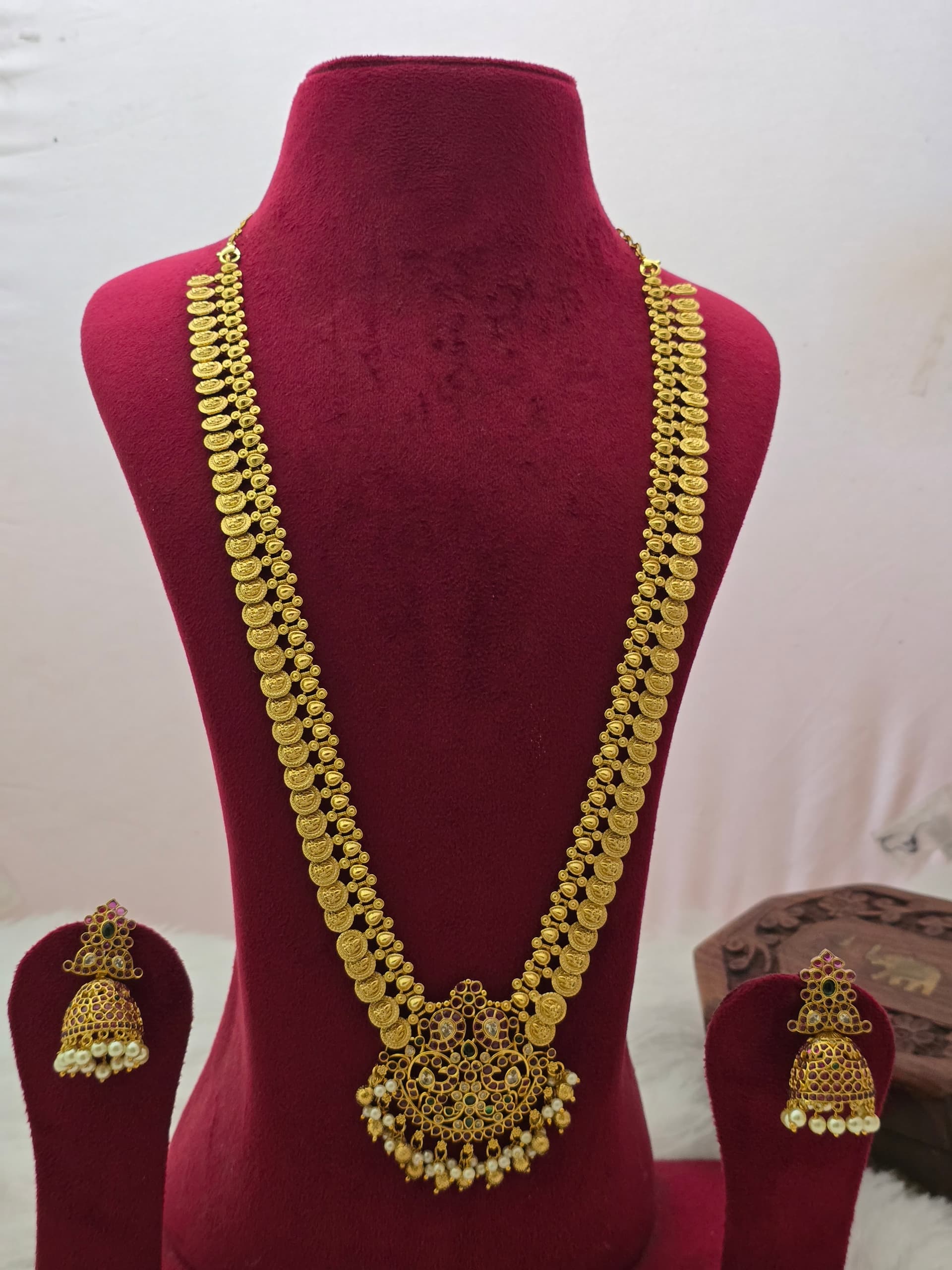 Premium matt ad stone haram WITH earings