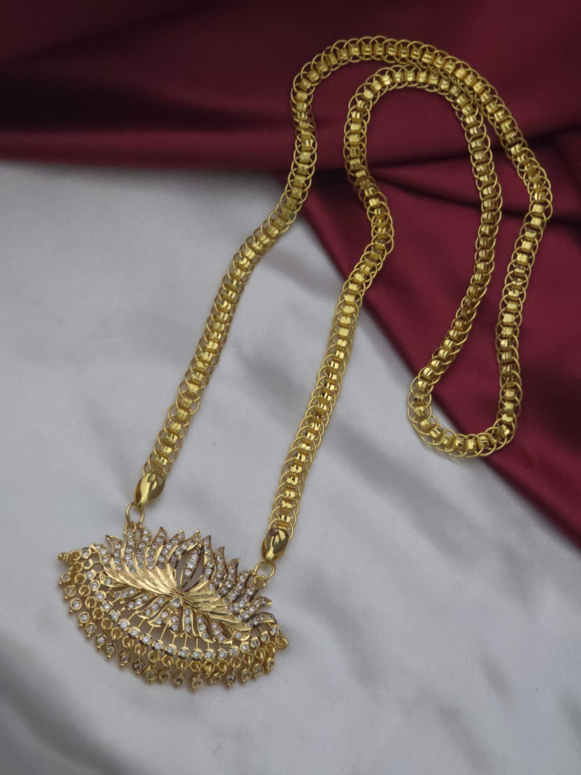 Impon 28 inches lotus dollar chain