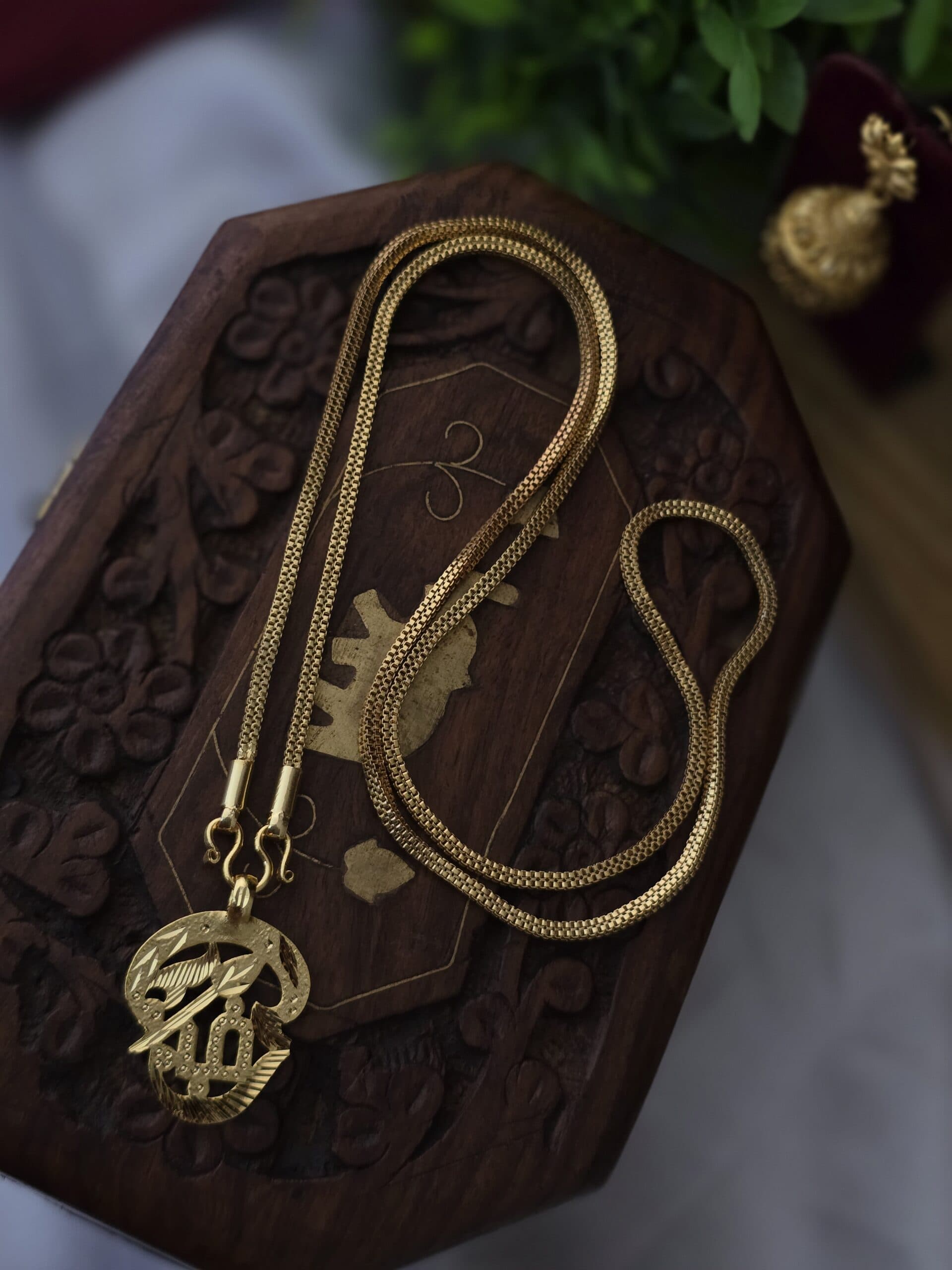 Foaming om 24 inches dollar chain