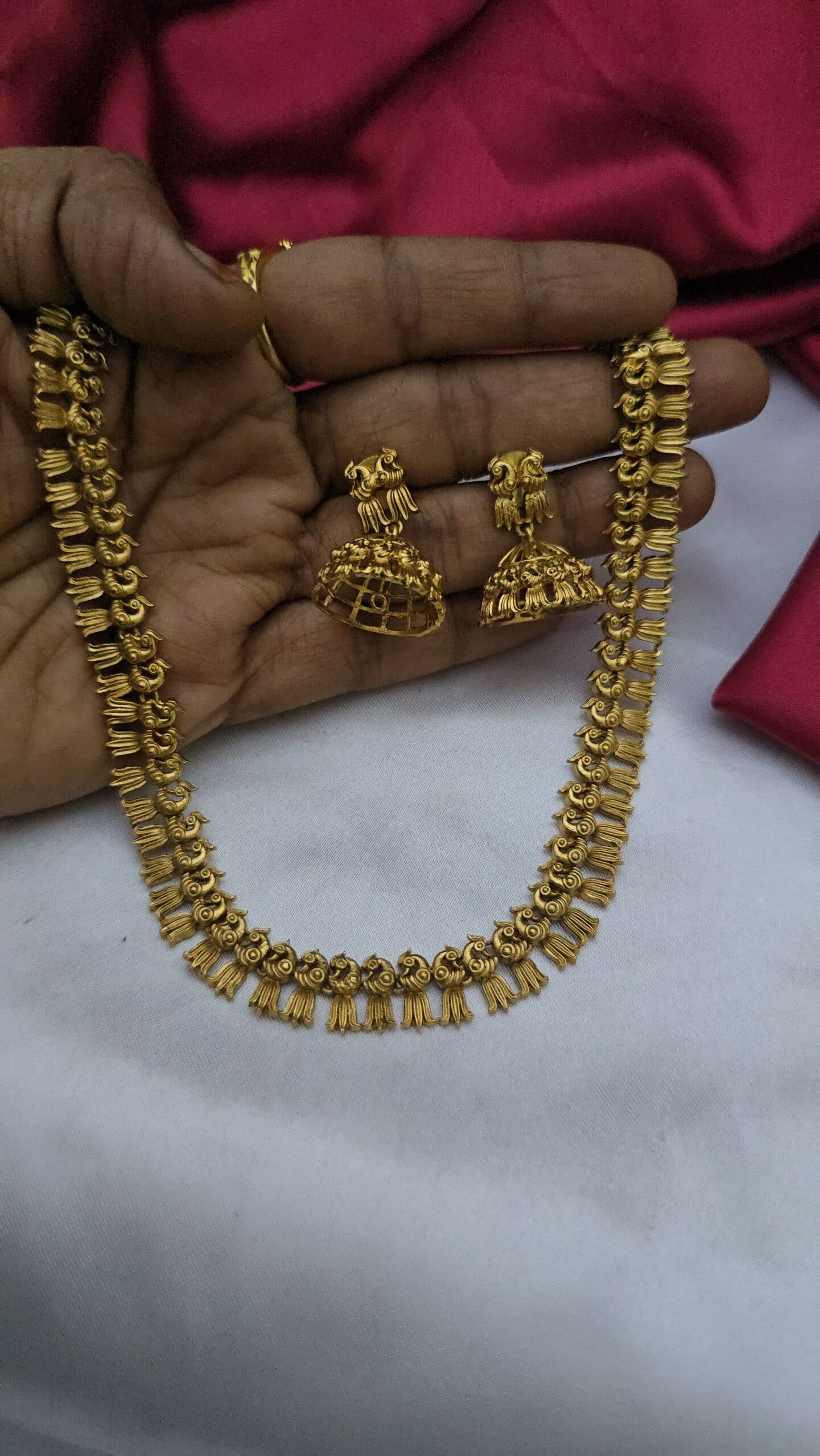 Premium plain necklace comes peacock pattern with jhumka