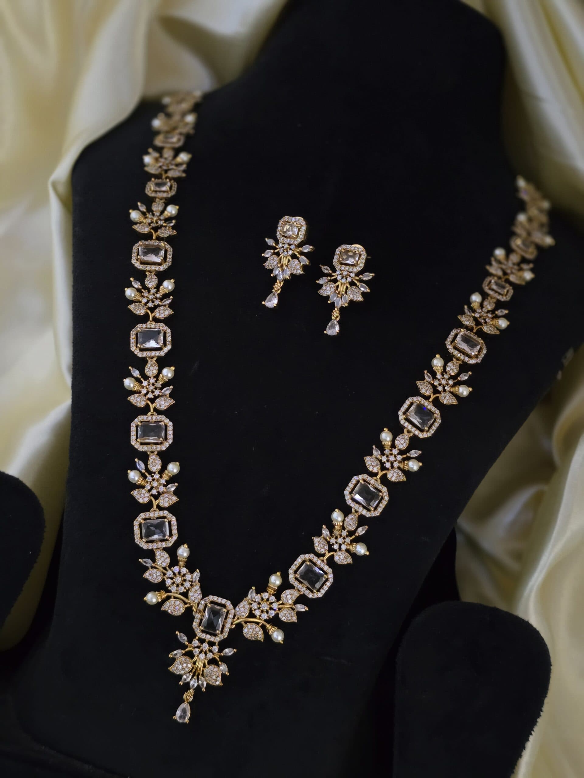 Premium matt diamond look haram with stud