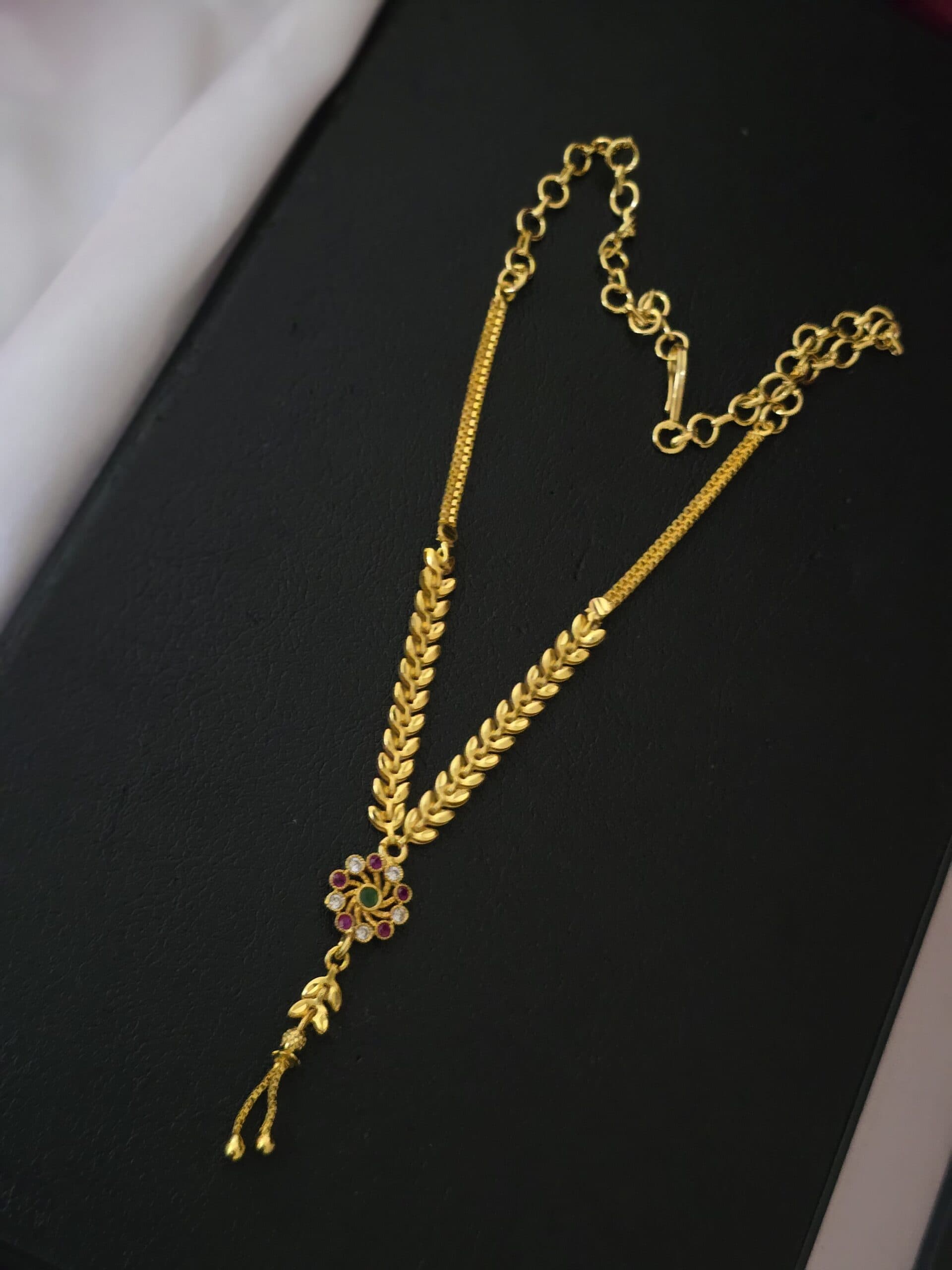 Premium foaming ad leaf necklace