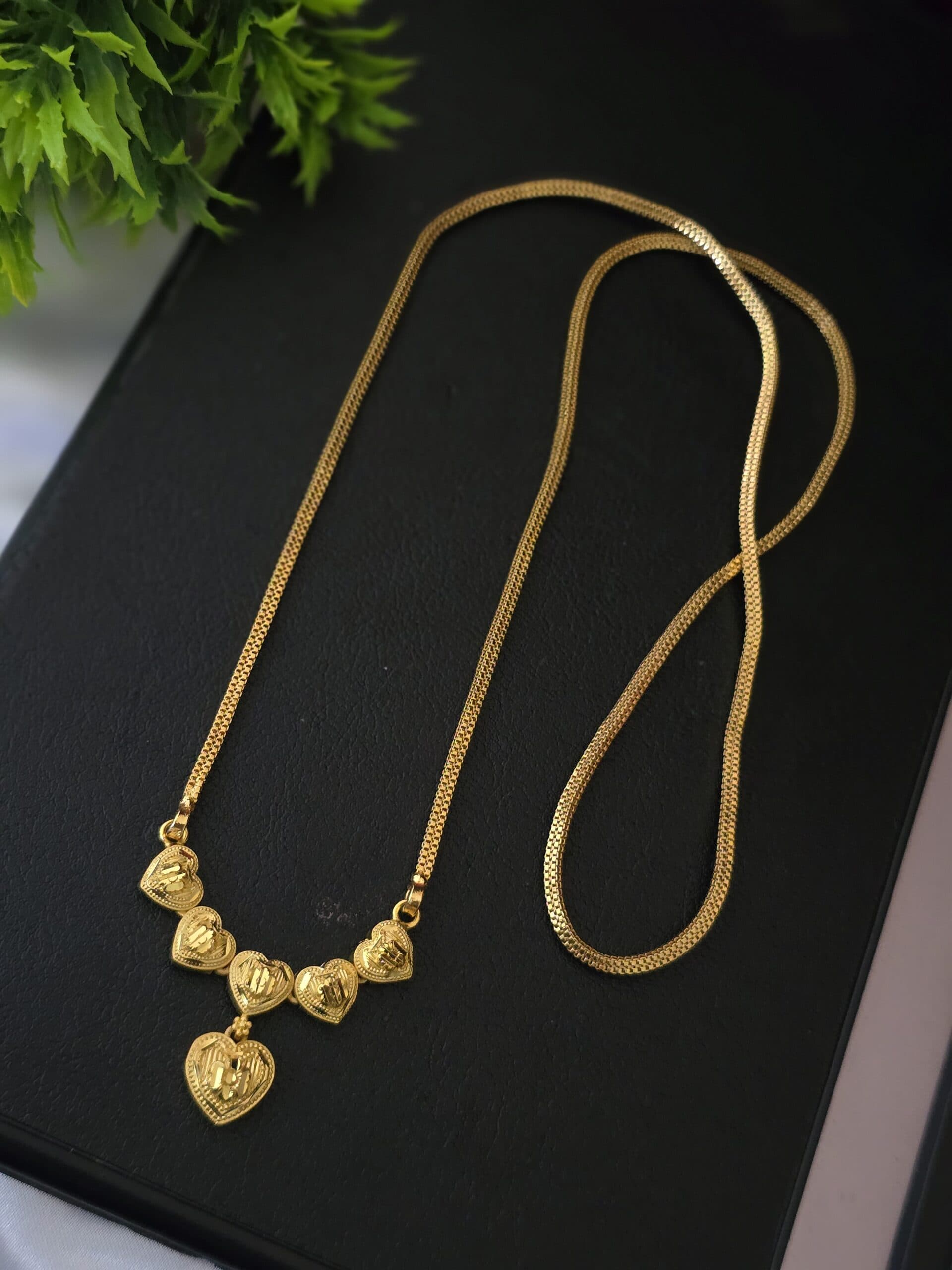 Premium foaming heart doller chain
