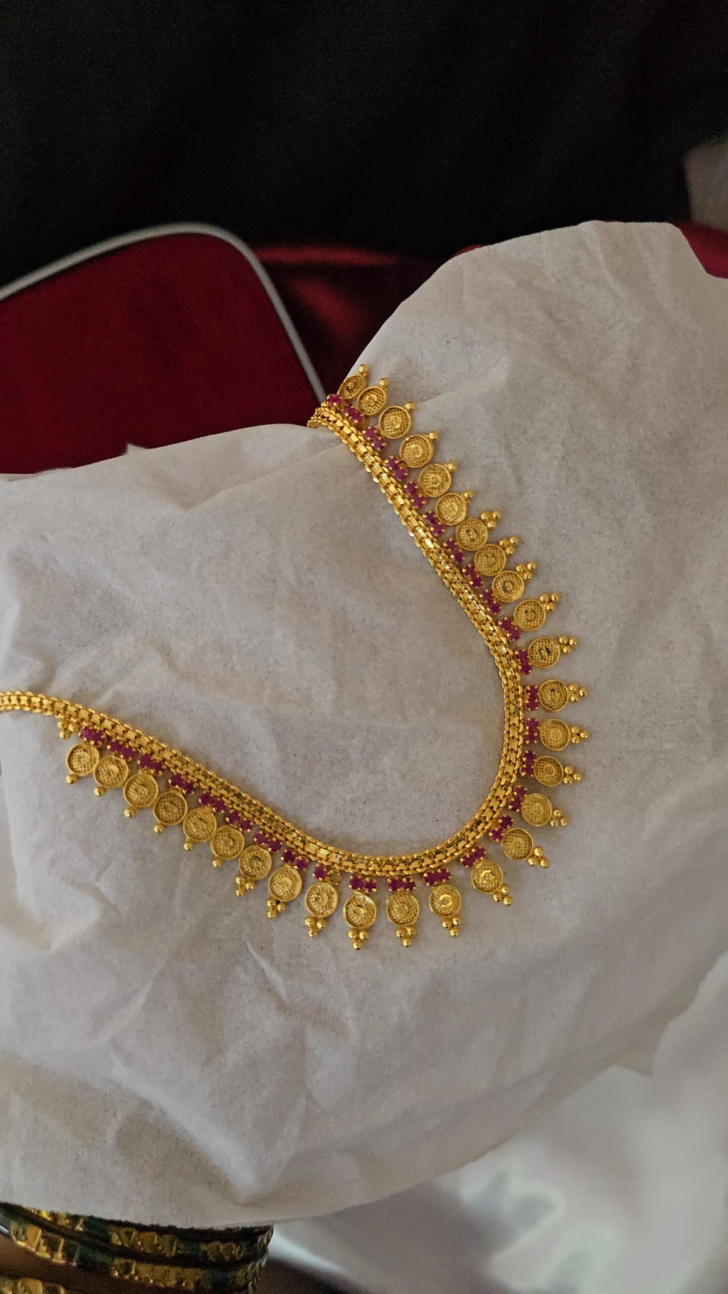 Premium foaming ruby coin necklace