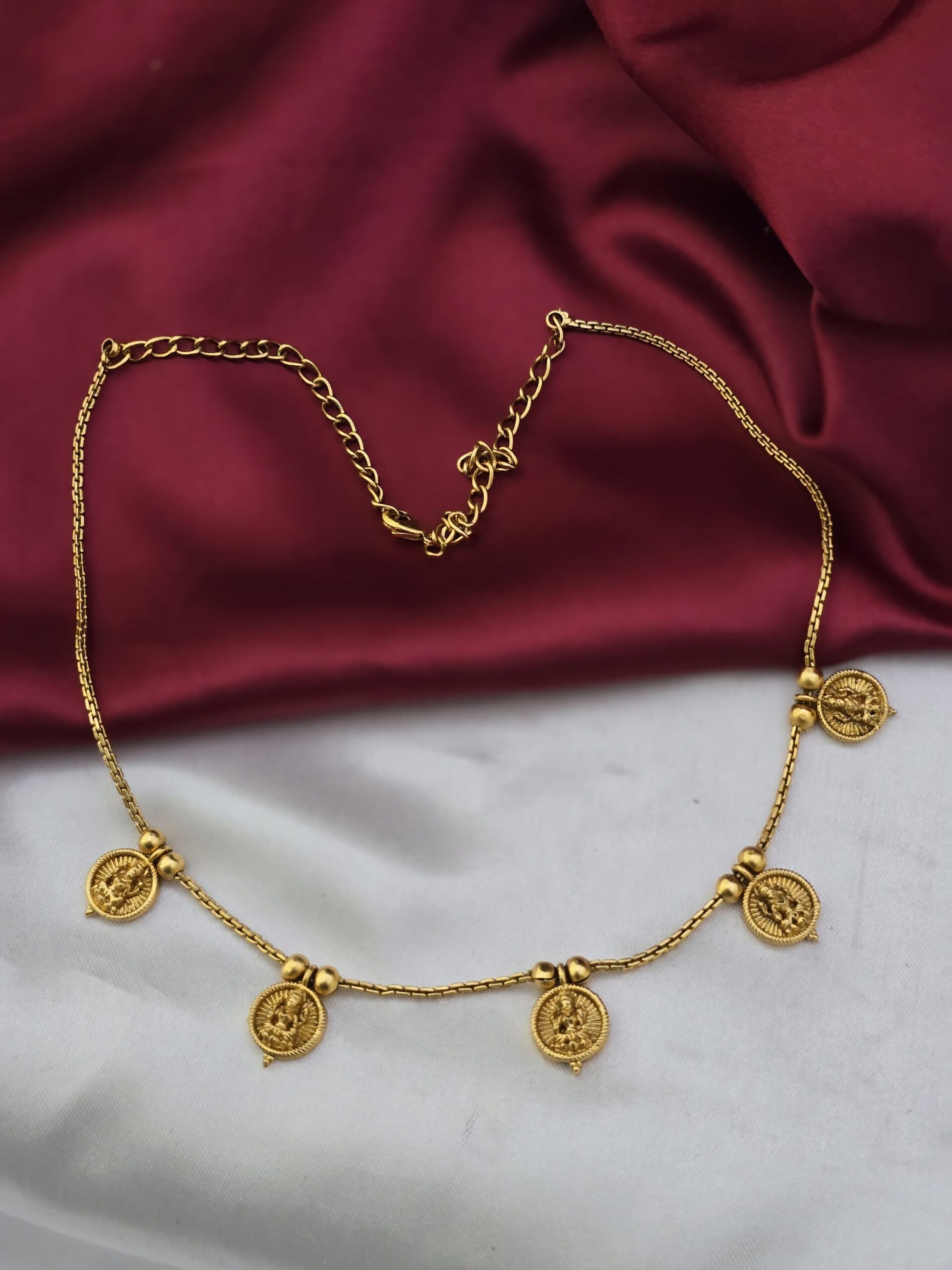 Premium matt coin necklace