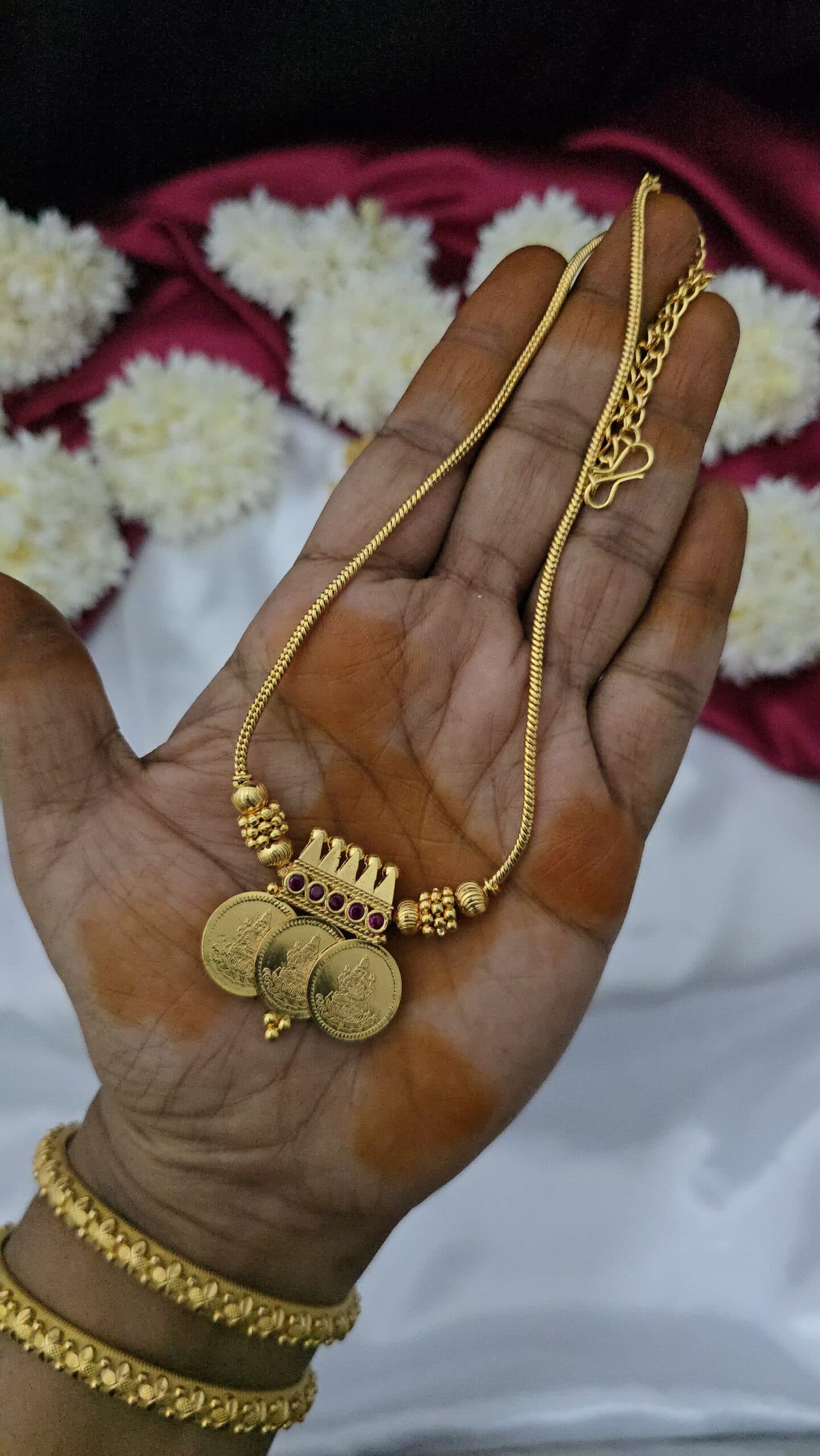 Premium foaming coin necklace comes ruby stone