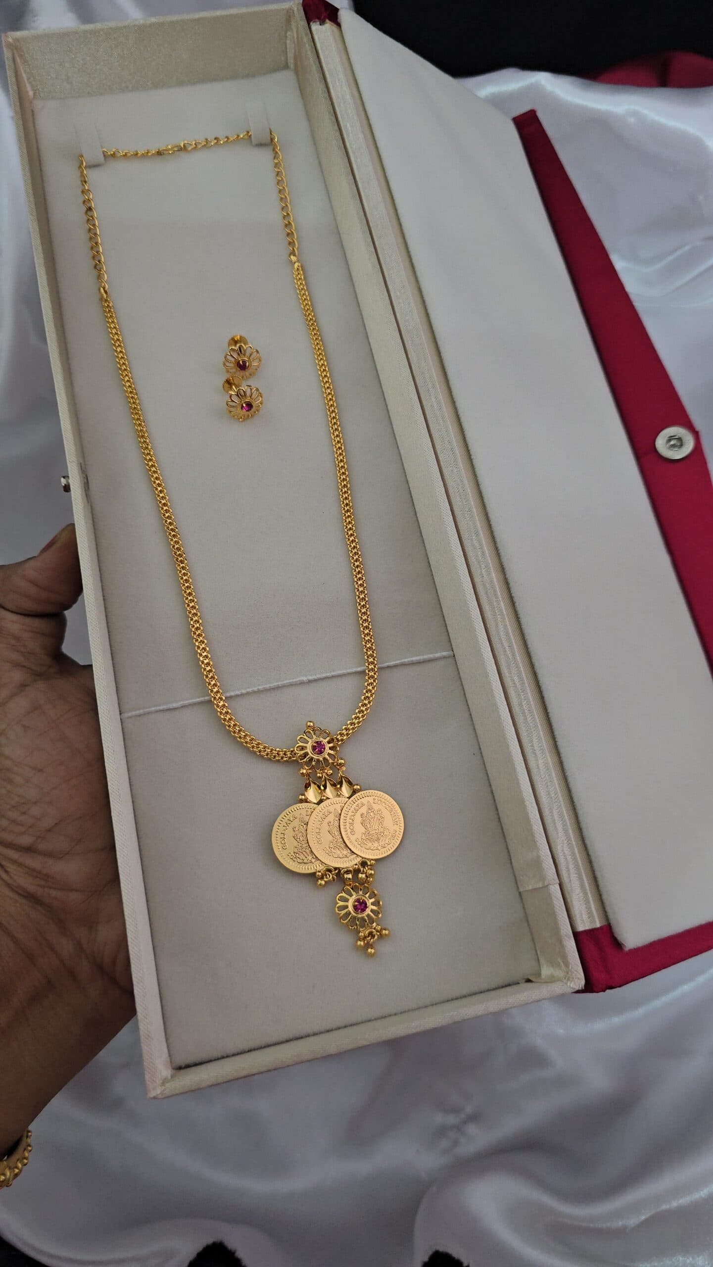 Premium foaming nagas coins comes long chain with stud