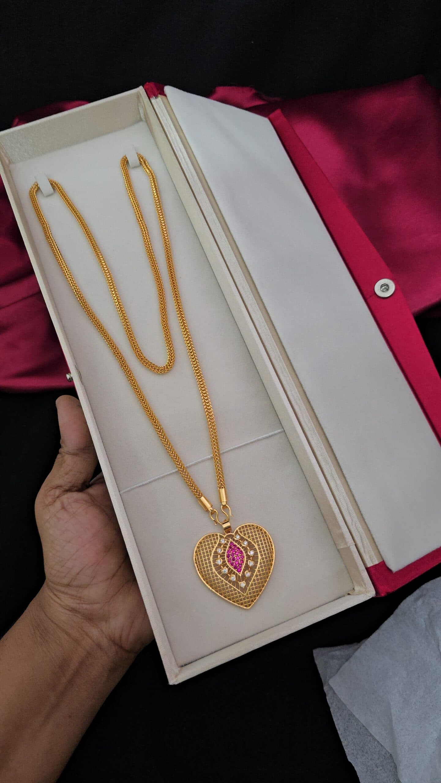 Premium 32 inches ad heart dollar chain