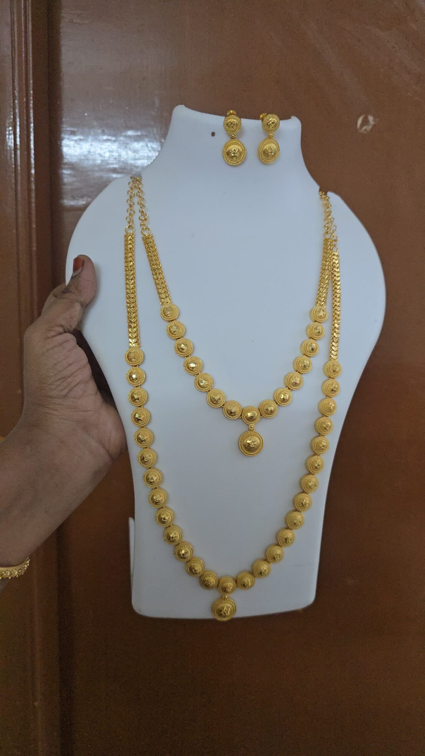 Premium foaming buttas design combo comes earing necklace haram with heart pattern