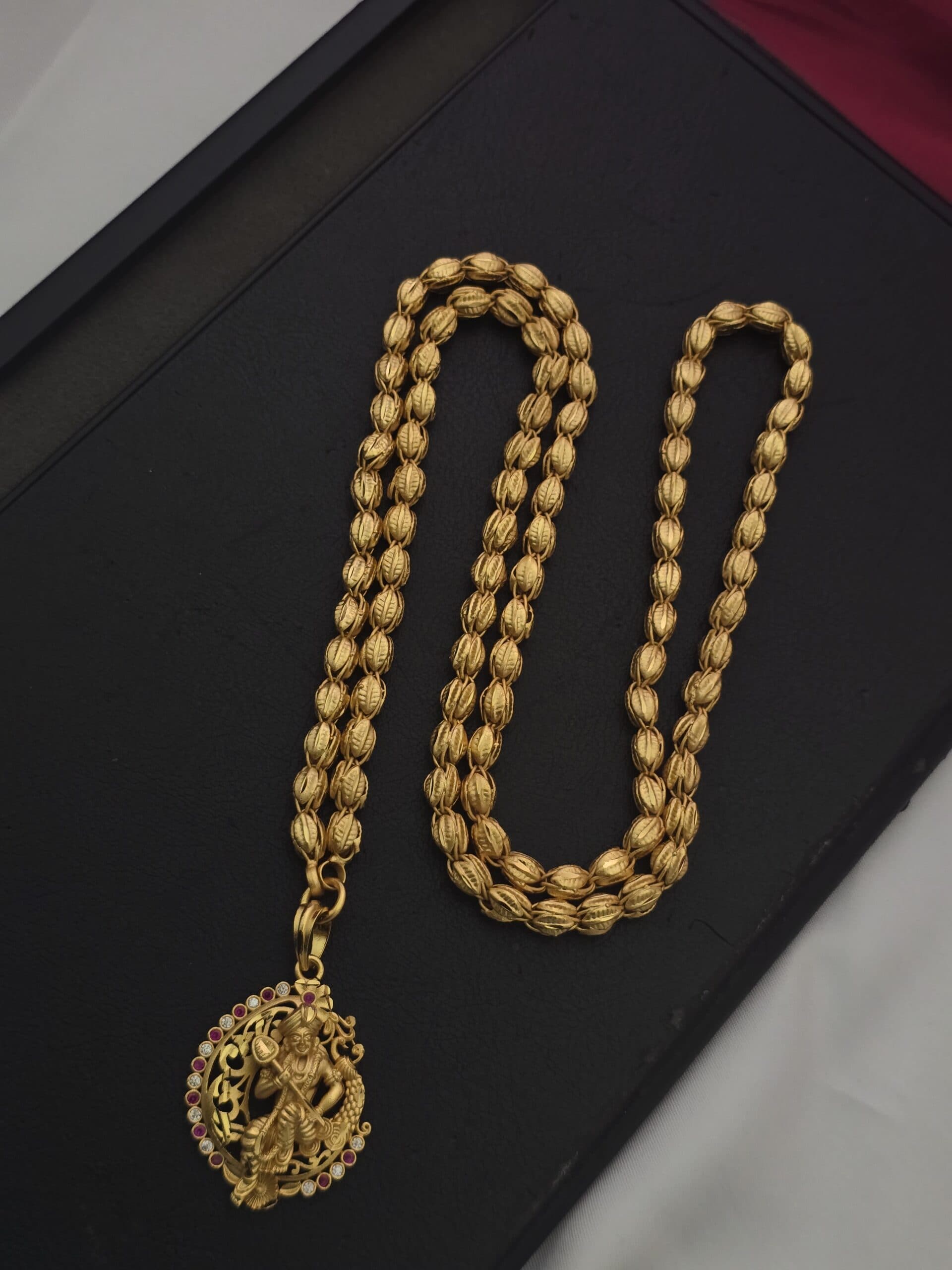 Premium foaming AD murugar dollar chain comes nellimani chain
