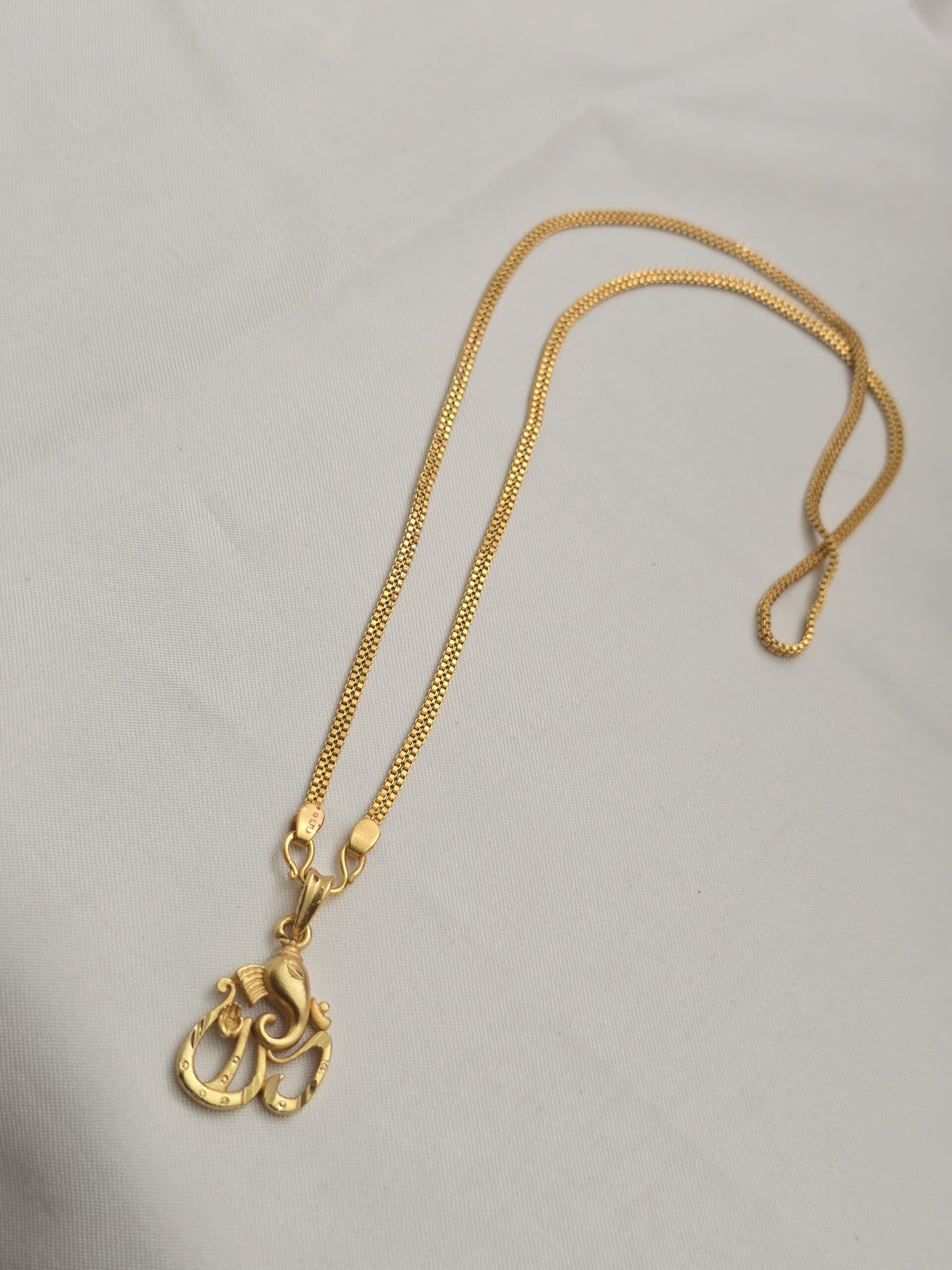ONE DAY OFFER 18 INCHES VINAYAGAR DOLLAR CHAIN