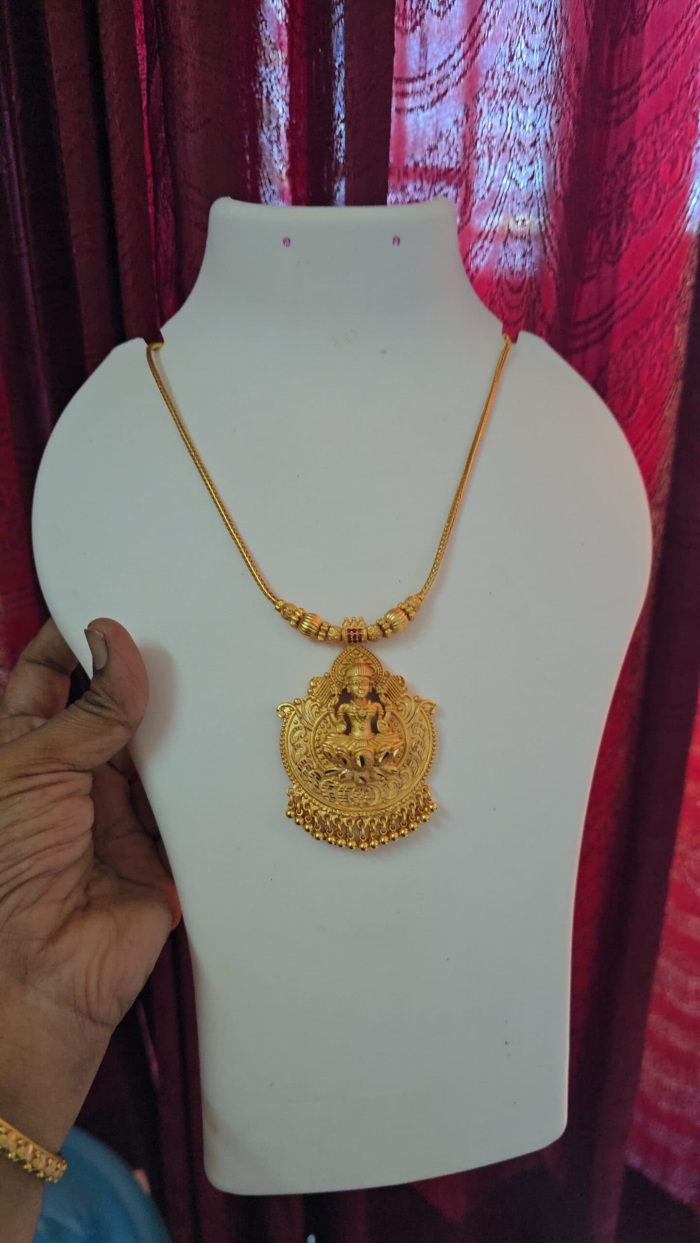 Premium foaming lakshmi necklace