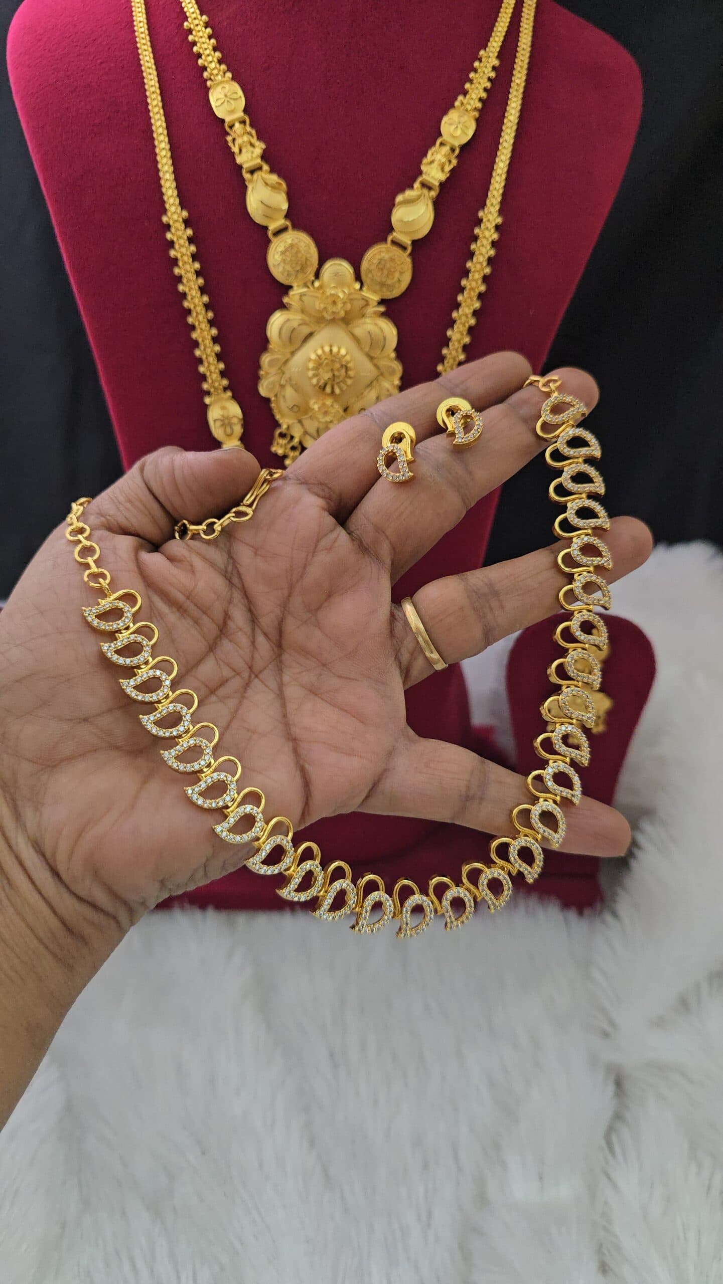 Premium matt ad stone necklace with earings