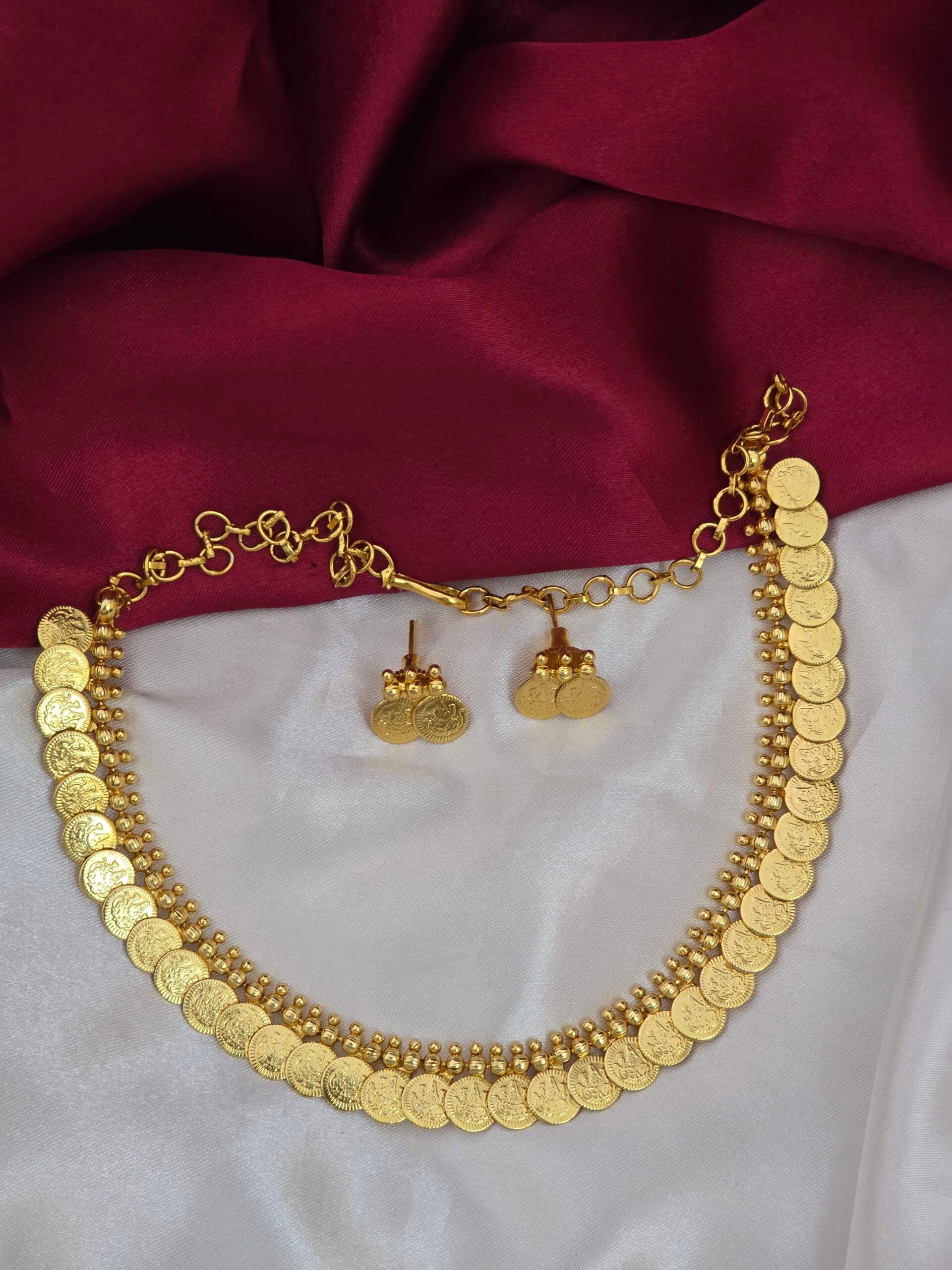 Premium foaming lakshmi coin necklace